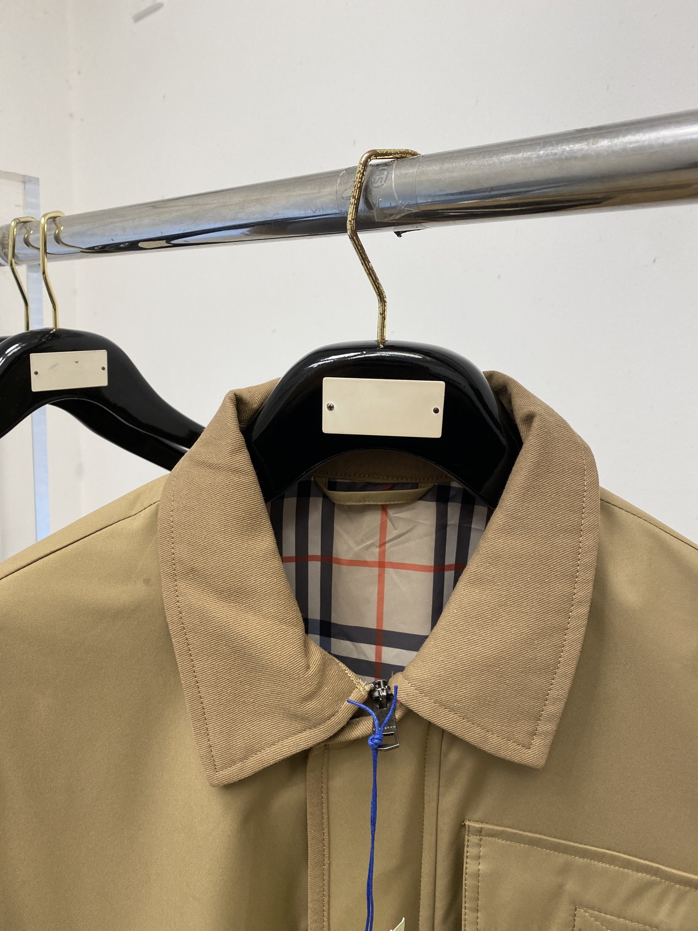 巴宝莉、2026新品夹克外套，时尚帅气，简约百搭款，胸前精致刺绣图案logo，定制原版面料，不仅挺括，保