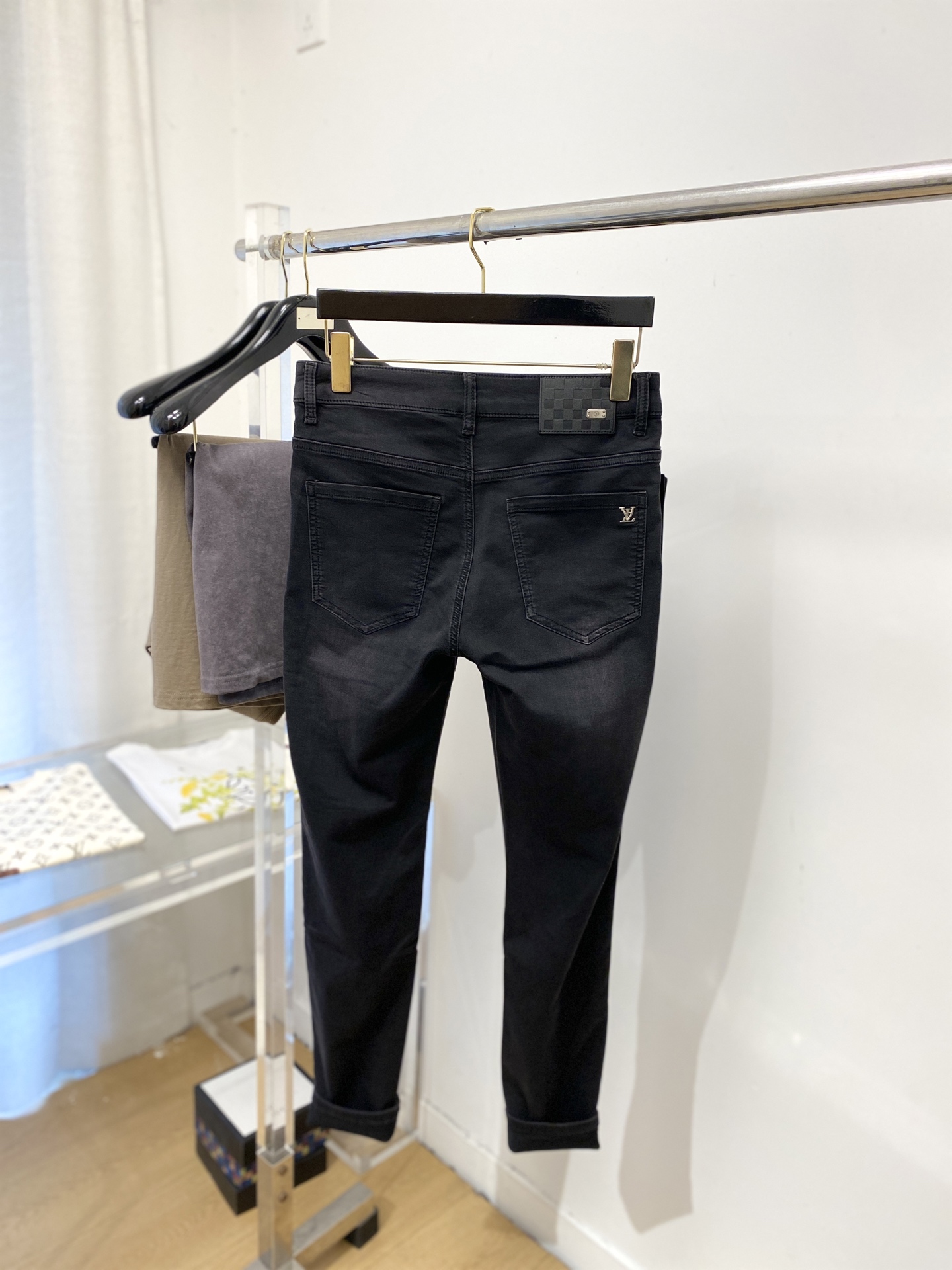 LV、2026最新品，专柜同步有售，原单狠货，水洗休闲牛仔裤，进口原版水洗弹力面料，舒适有弹性，原版五金