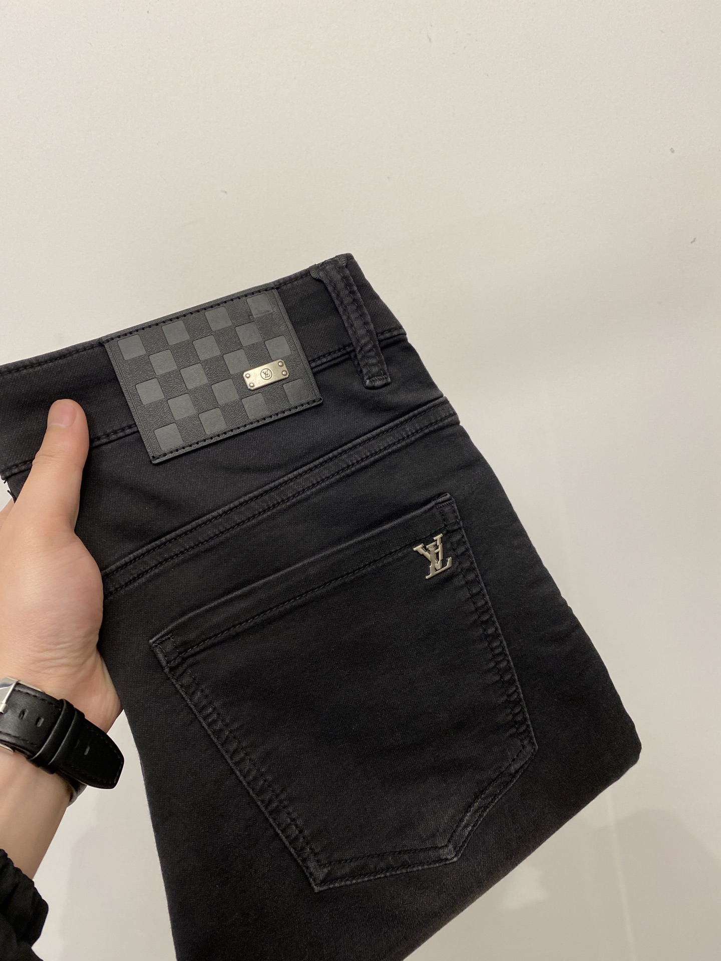 LV、2026最新品，专柜同步有售，原单狠货，水洗休闲牛仔裤，进口原版水洗弹力面料，舒适有弹性，原版五金