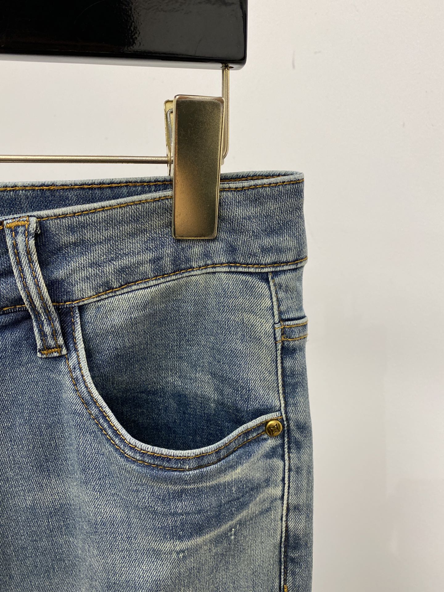 LV、2026最新品，专柜同步有售，原单狠货，水洗休闲牛仔裤，进口原版水洗弹力面料，舒适有弹性，原版五金