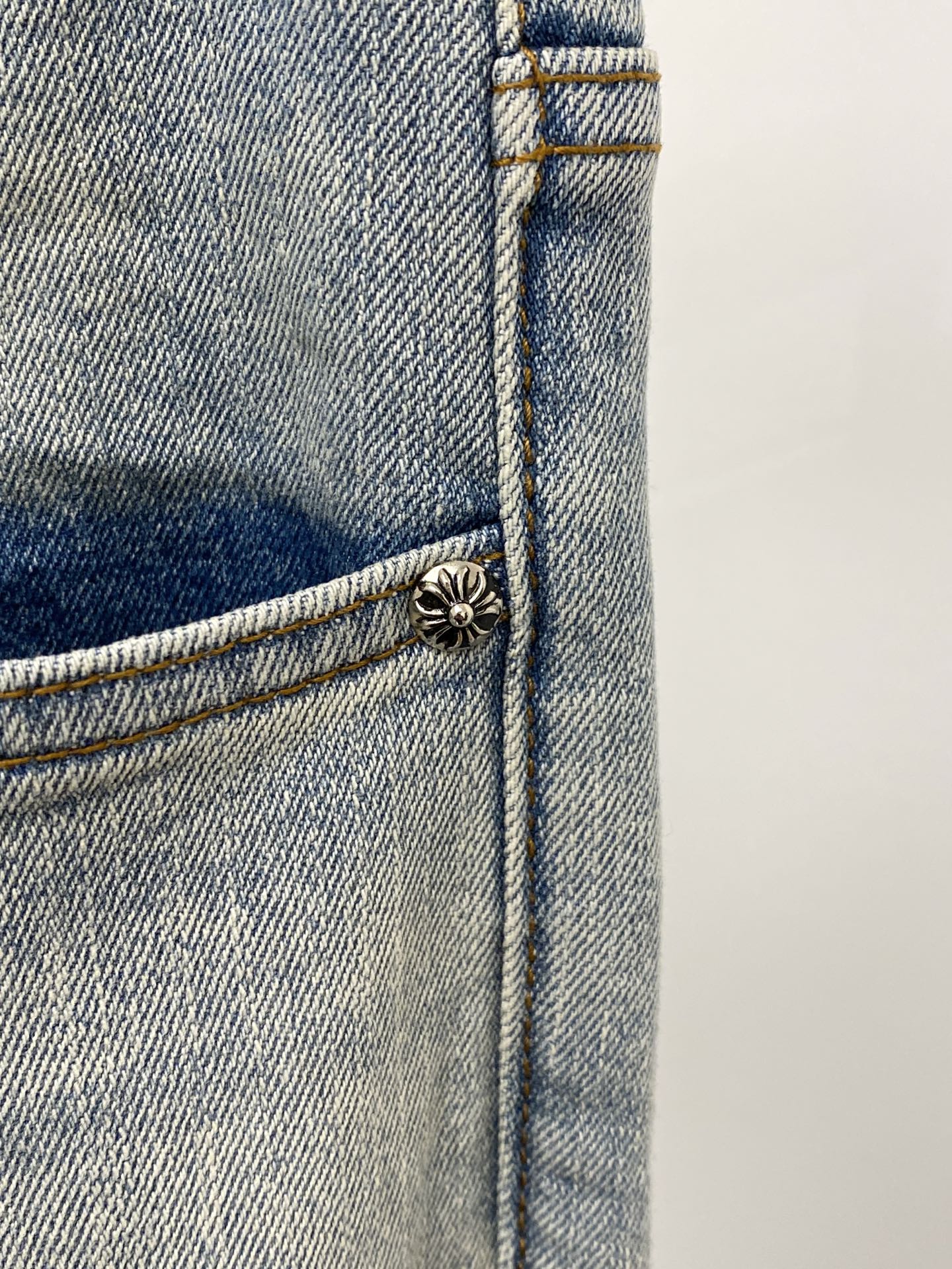 克罗心、2026最新品，专柜同步有售，原单狠货，水洗休闲牛仔裤，进口原版水洗弹力面料，舒适有弹性，原版五