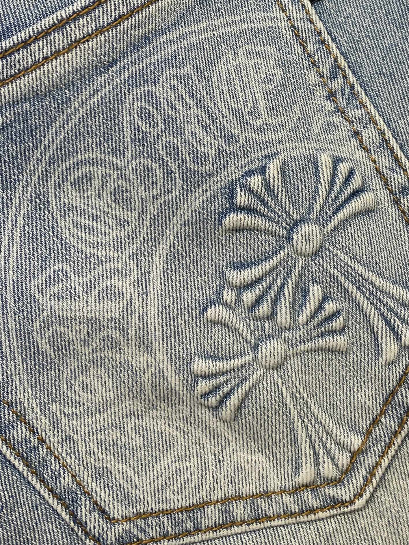 克罗心、2026最新品，专柜同步有售，原单狠货，水洗休闲牛仔裤，进口原版水洗弹力面料，舒适有弹性，原版五