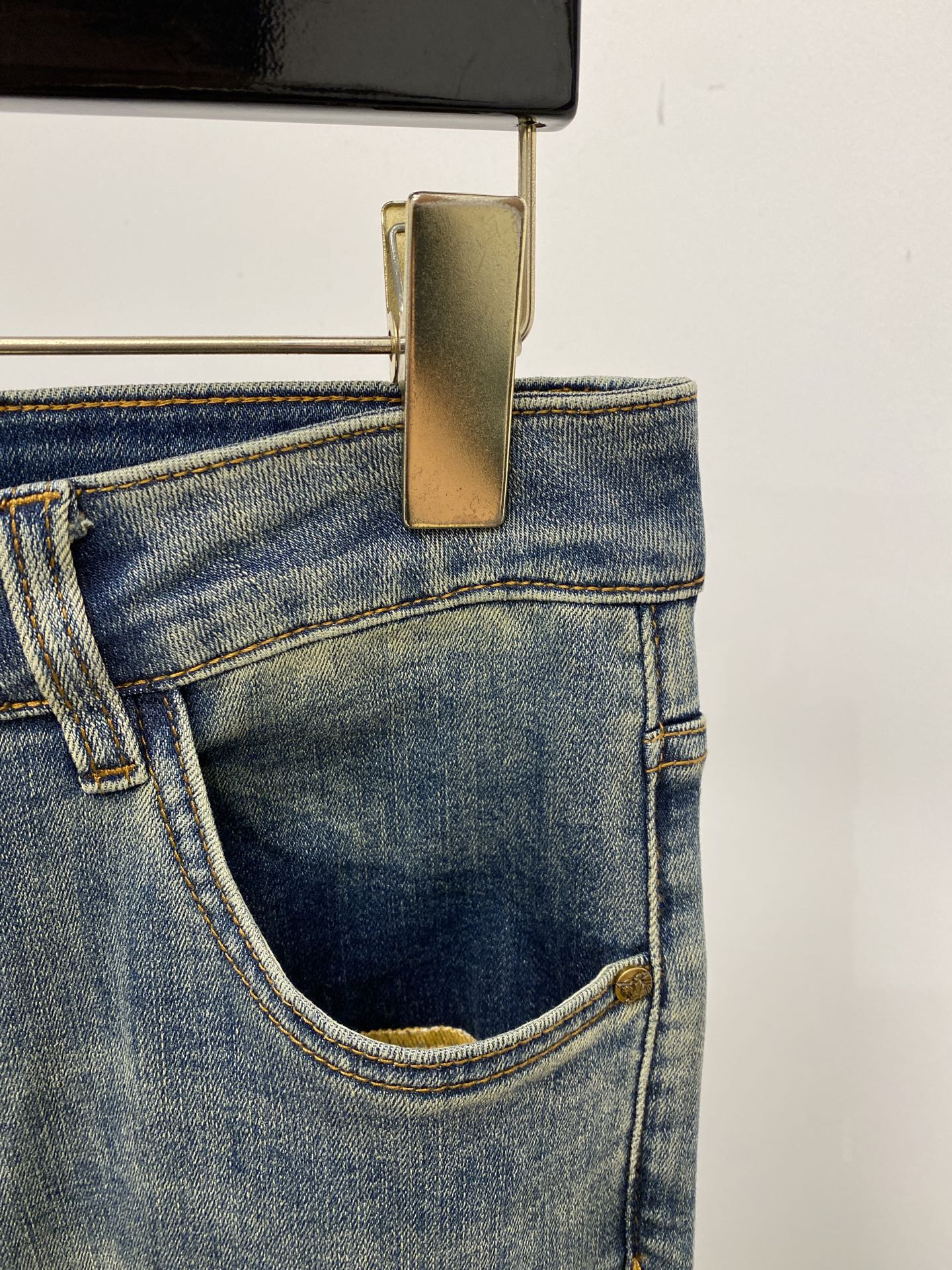 巴宝莉、2026最新品，专柜同步有售，原单狠货，水洗休闲牛仔裤，进口原版水洗弹力面料，舒适有弹性，原版五