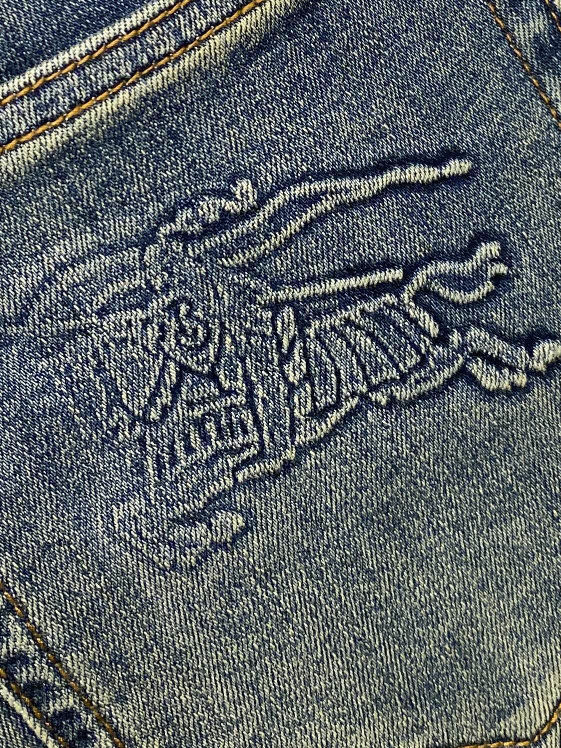 巴宝莉、2026最新品，专柜同步有售，原单狠货，水洗休闲牛仔裤，进口原版水洗弹力面料，舒适有弹性，原版五