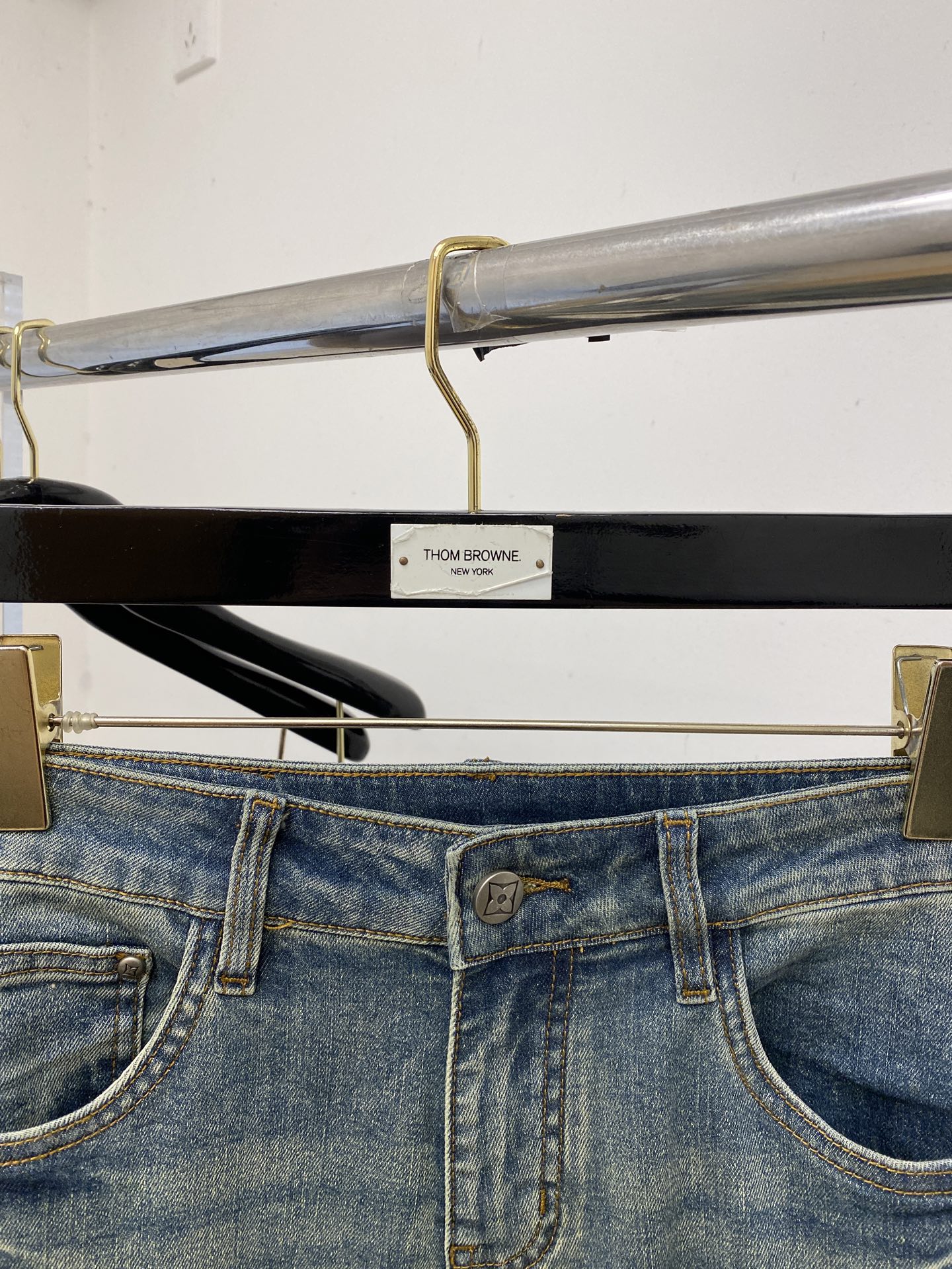 LV、2026最新品，专柜同步有售，原单狠货，水洗休闲牛仔裤，进口原版水洗弹力面料，舒适有弹性，原版五金