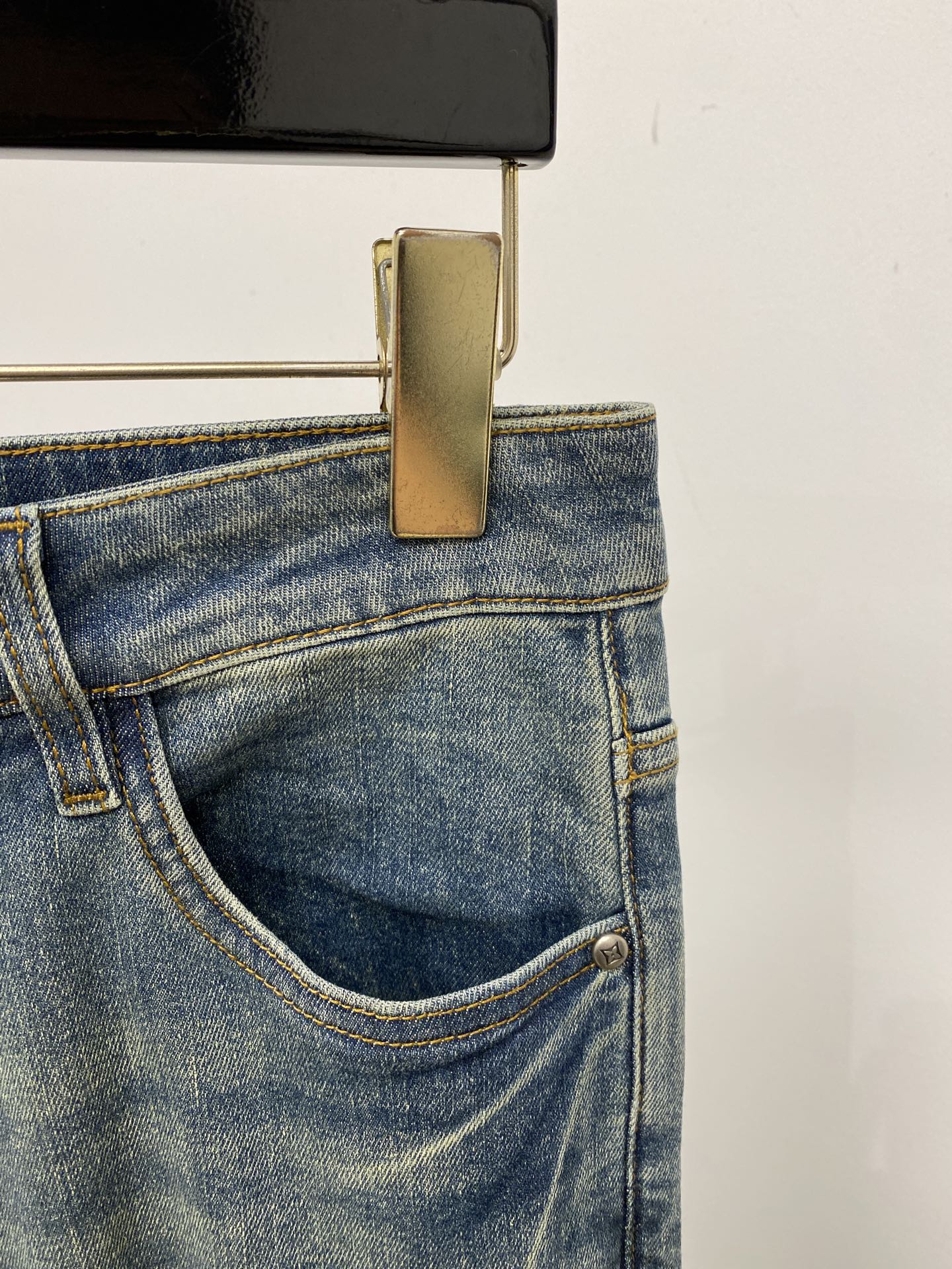 LV、2026最新品，专柜同步有售，原单狠货，水洗休闲牛仔裤，进口原版水洗弹力面料，舒适有弹性，原版五金