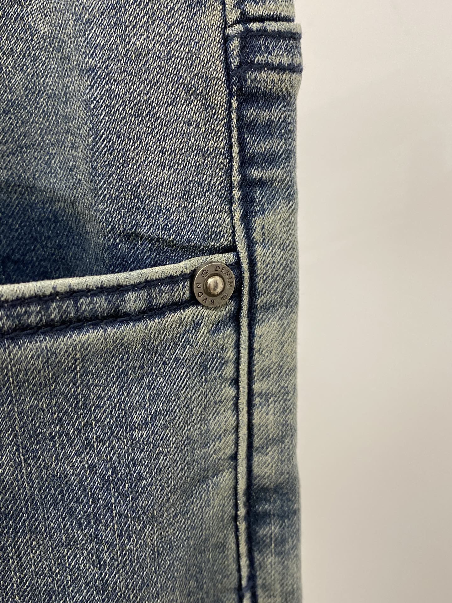 范思哲、2026最新品，专柜同步有售，原单狠货，水洗休闲牛仔裤，进口原版水洗弹力面料，舒适有弹性，原版五