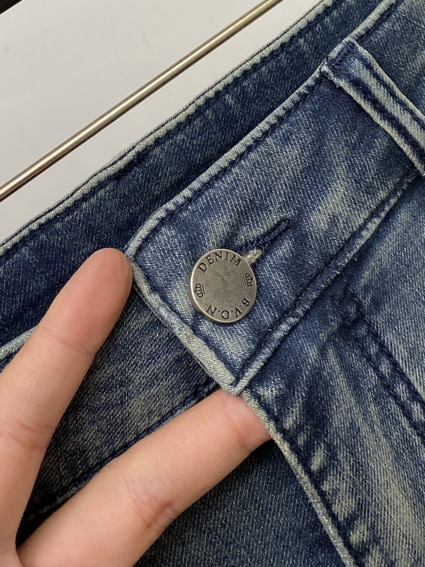 范思哲、2026最新品，专柜同步有售，原单狠货，水洗休闲牛仔裤，进口原版水洗弹力面料，舒适有弹性，原版五