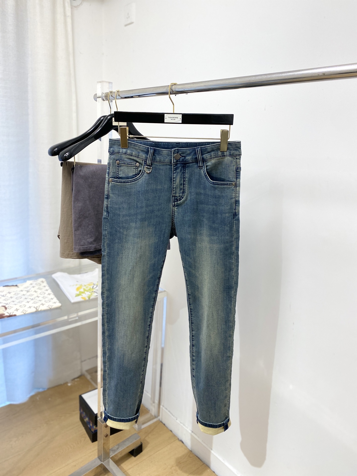 范思哲、2026最新品，专柜同步有售，原单狠货，水洗休闲牛仔裤，进口原版水洗弹力面料，舒适有弹性，原版五