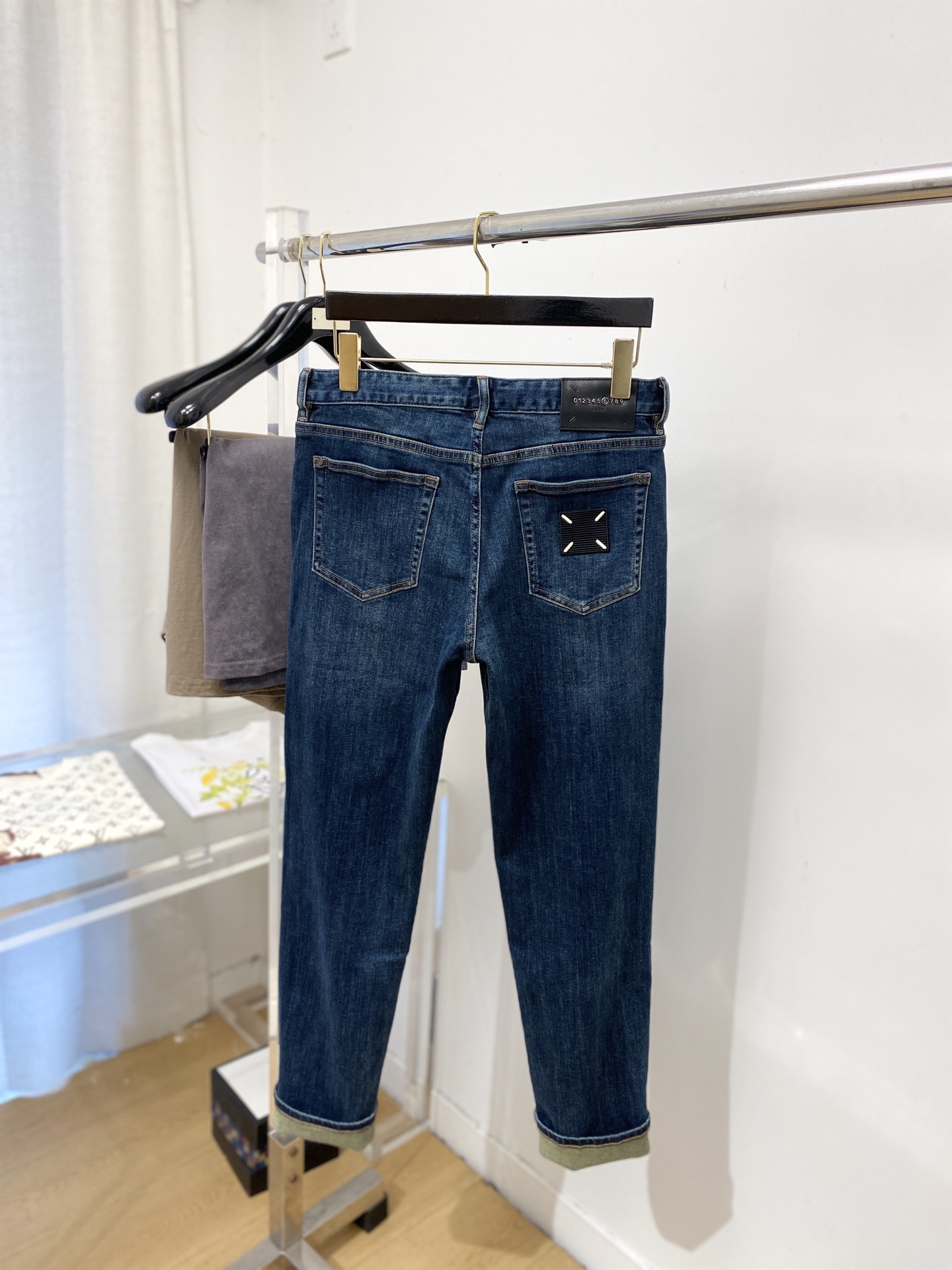 马吉拉、2026最新品，专柜同步有售，原单狠货，水洗休闲牛仔裤，进口原版水洗弹力面料，舒适有弹性，原版五