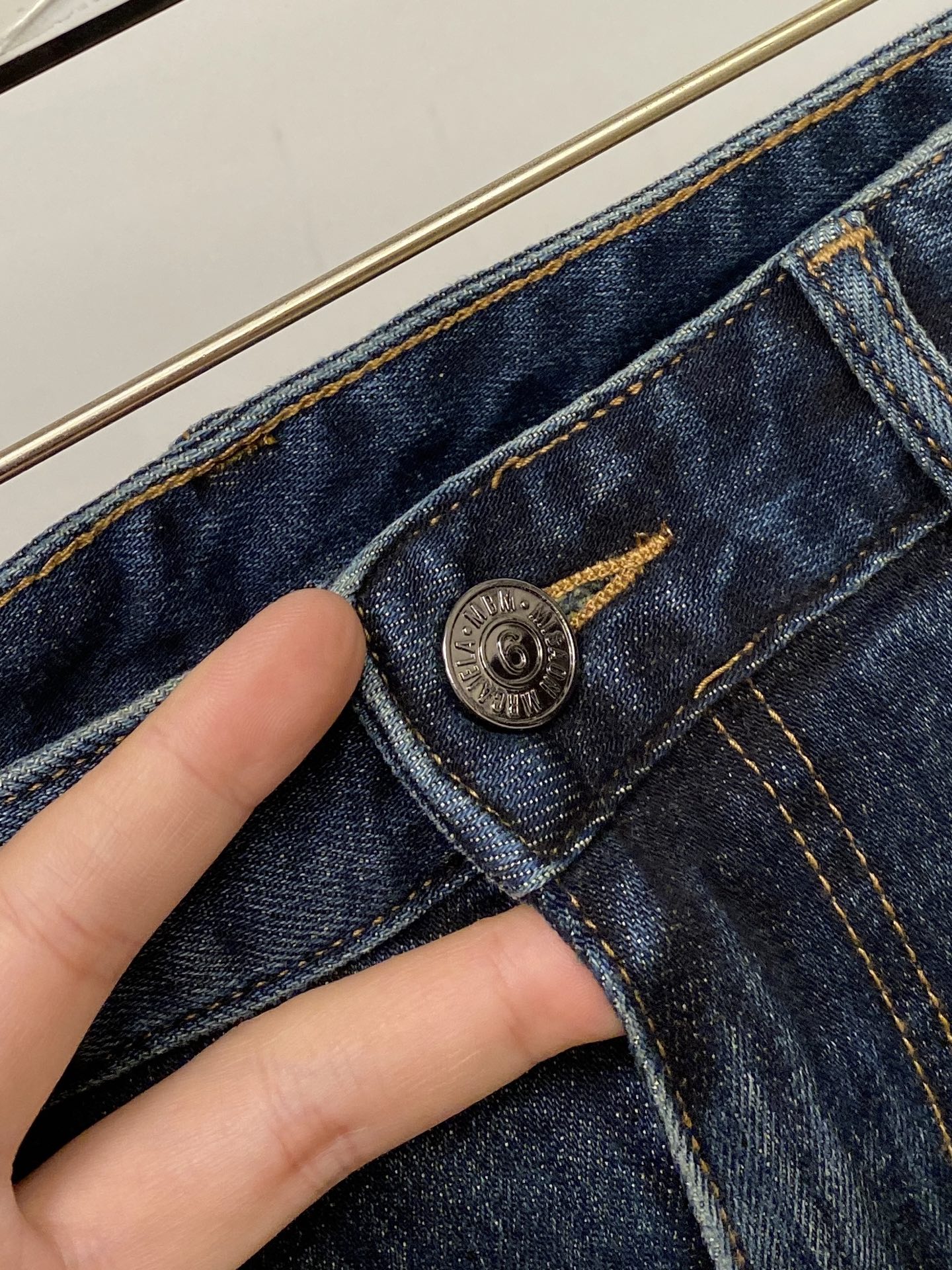 马吉拉、2026最新品，专柜同步有售，原单狠货，水洗休闲牛仔裤，进口原版水洗弹力面料，舒适有弹性，原版五