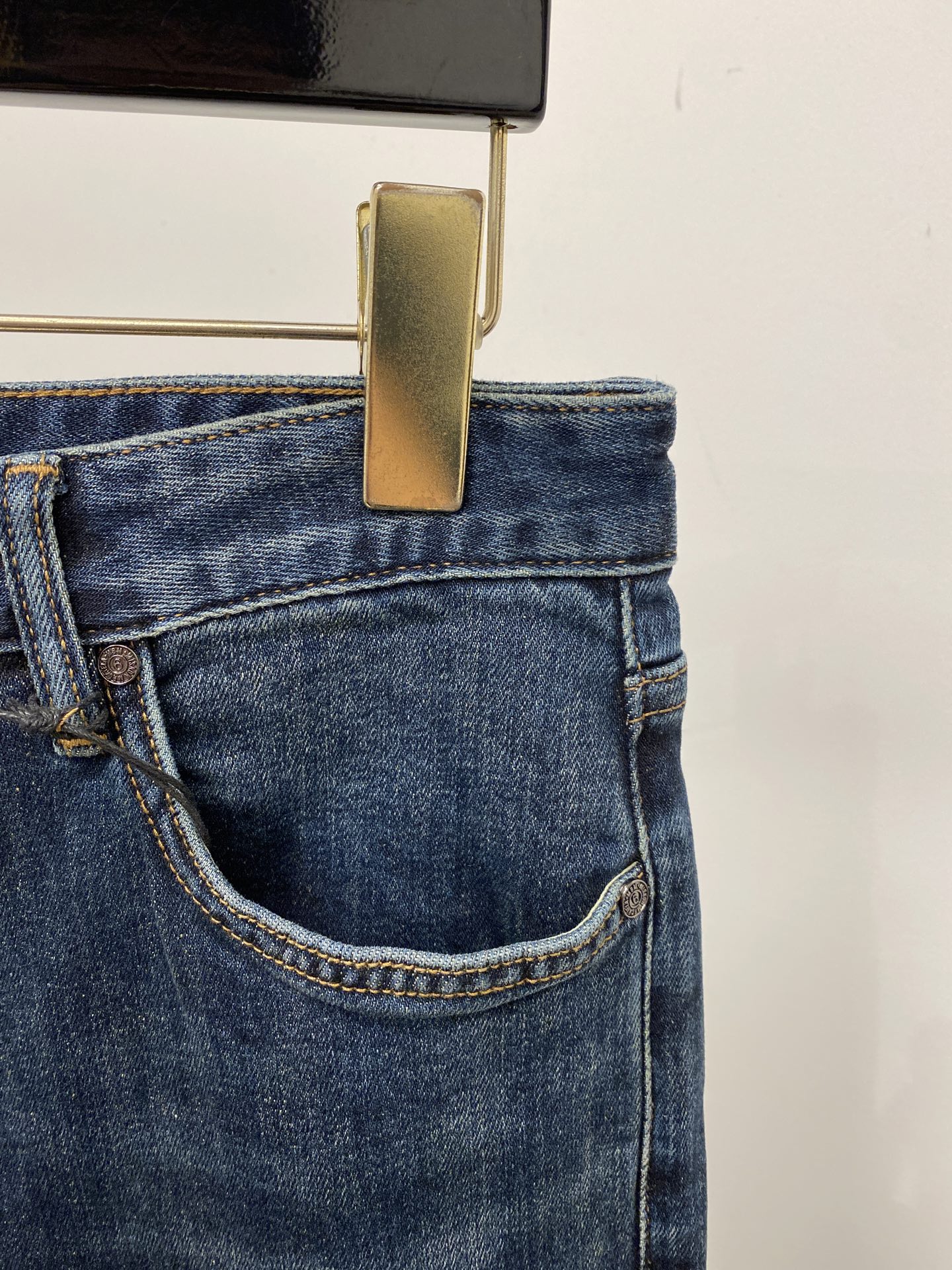 马吉拉、2026最新品，专柜同步有售，原单狠货，水洗休闲牛仔裤，进口原版水洗弹力面料，舒适有弹性，原版五