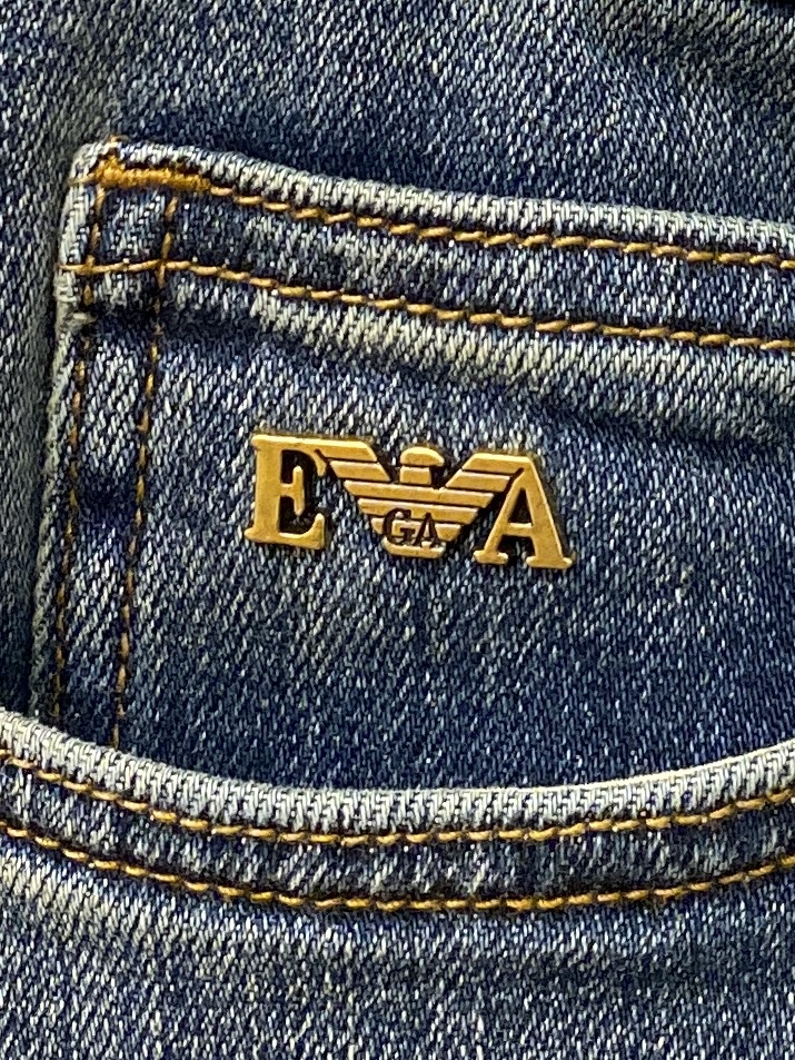 阿玛尼、2026最新品，专柜同步有售，原单狠货，水洗休闲牛仔裤，进口原版水洗弹力面料，舒适有弹性，原版五