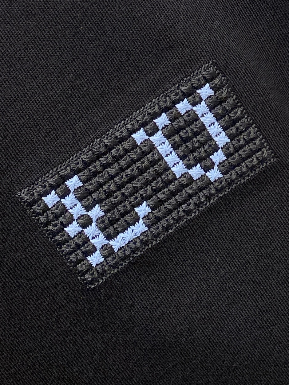 路易威登、2026新品短袖T恤，帅气时尚，胸前精致刺绣字母logo，简约百搭款。面料棉 不仅挺括，保持潮