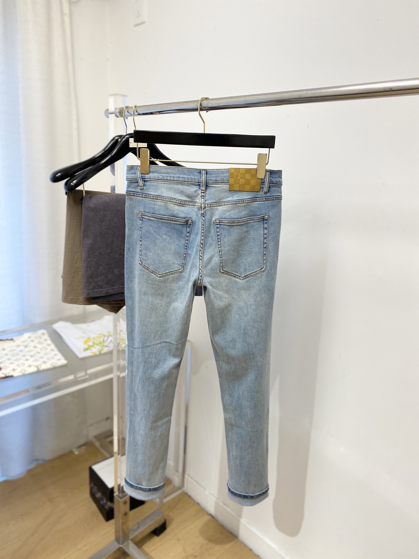 ￼LV、2026最新品，专柜同步有售，原单狠货，水洗休闲牛仔裤，进口原版水洗弹力面料，舒适有弹性，原版五