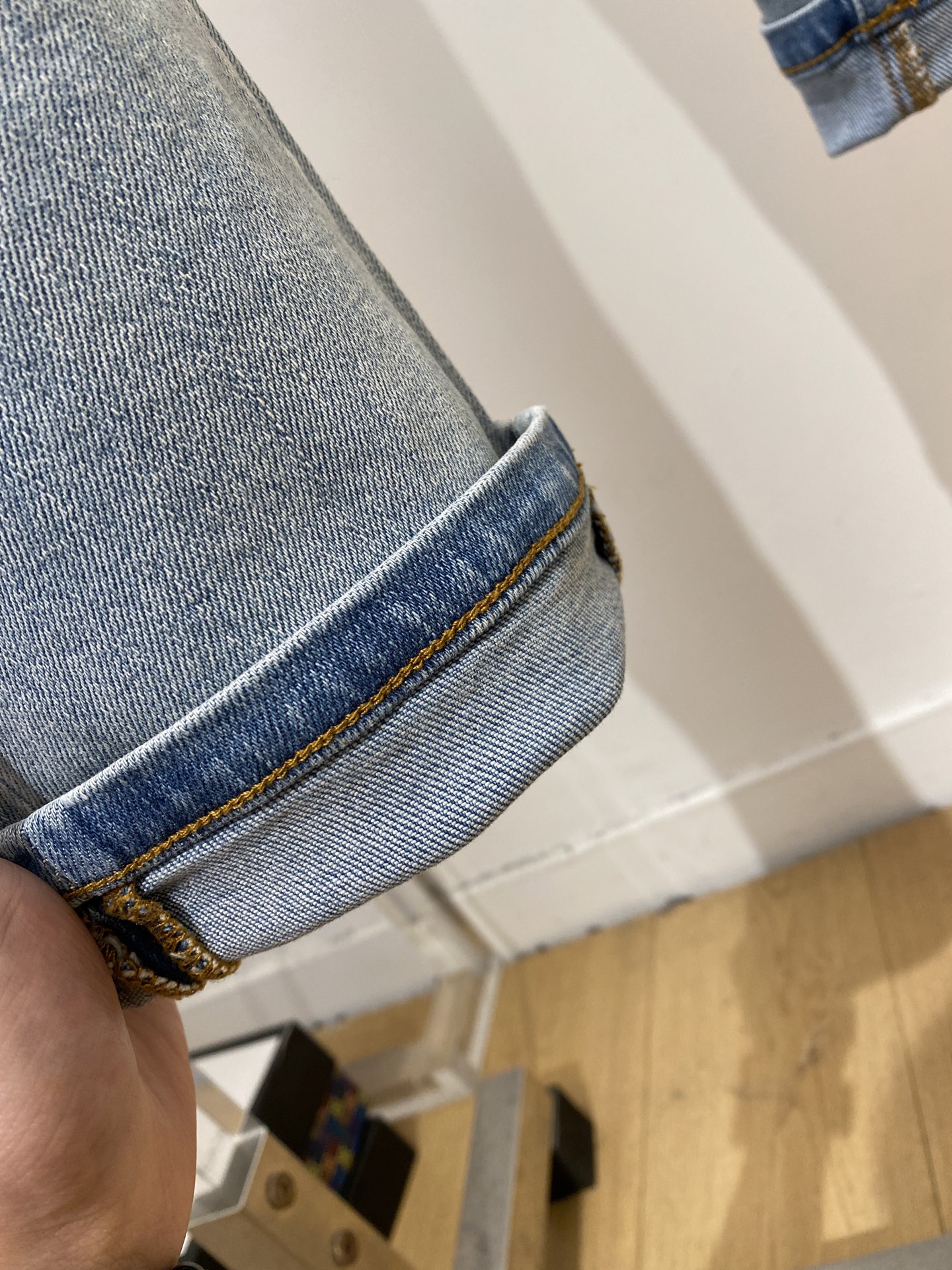 ￼LV、2026最新品，专柜同步有售，原单狠货，水洗休闲牛仔裤，进口原版水洗弹力面料，舒适有弹性，原版五