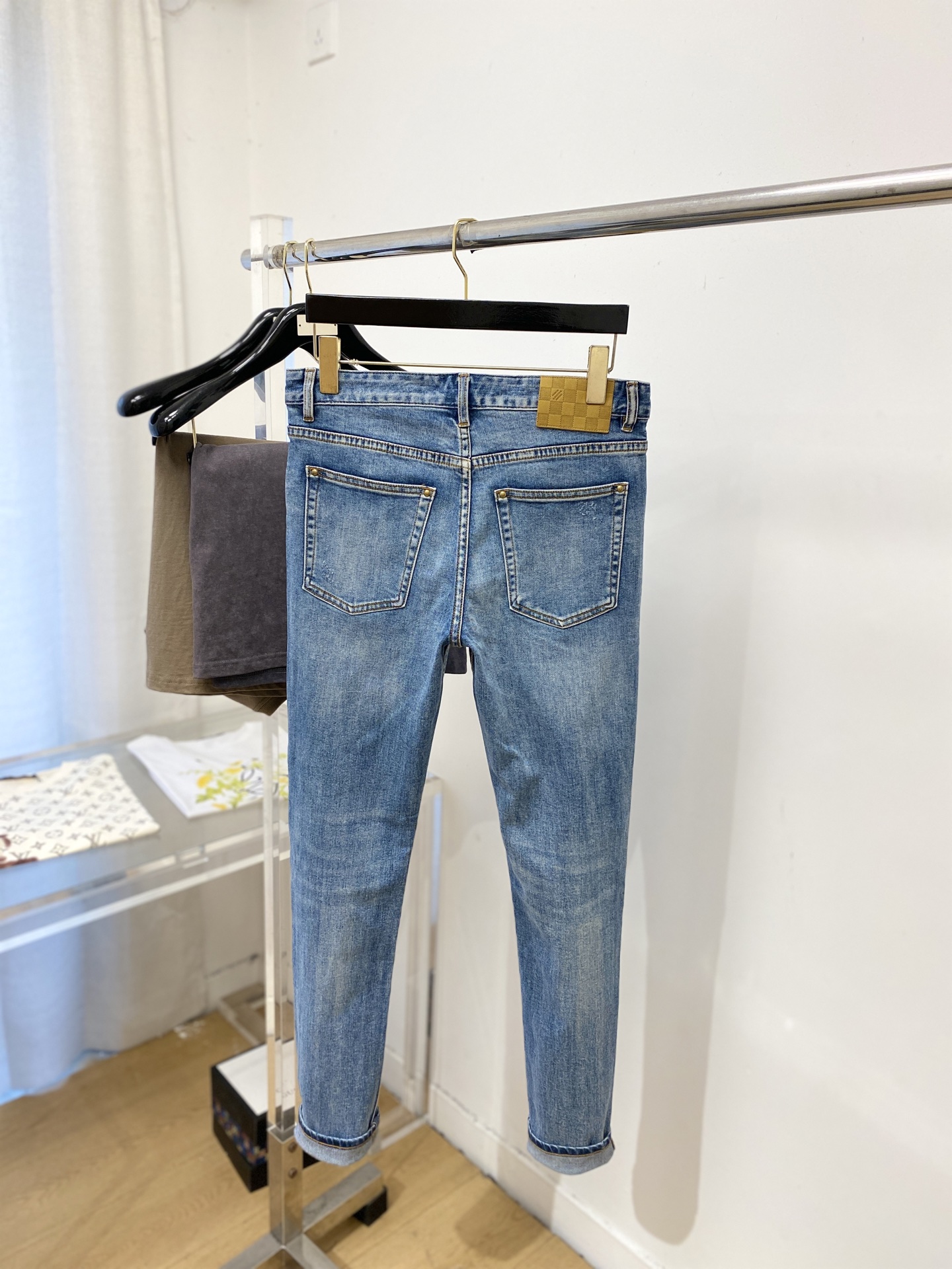 LV、2026最新品，专柜同步有售，原单狠货，水洗休闲牛仔裤，进口原版水洗弹力面料，舒适有弹性，原版五金
