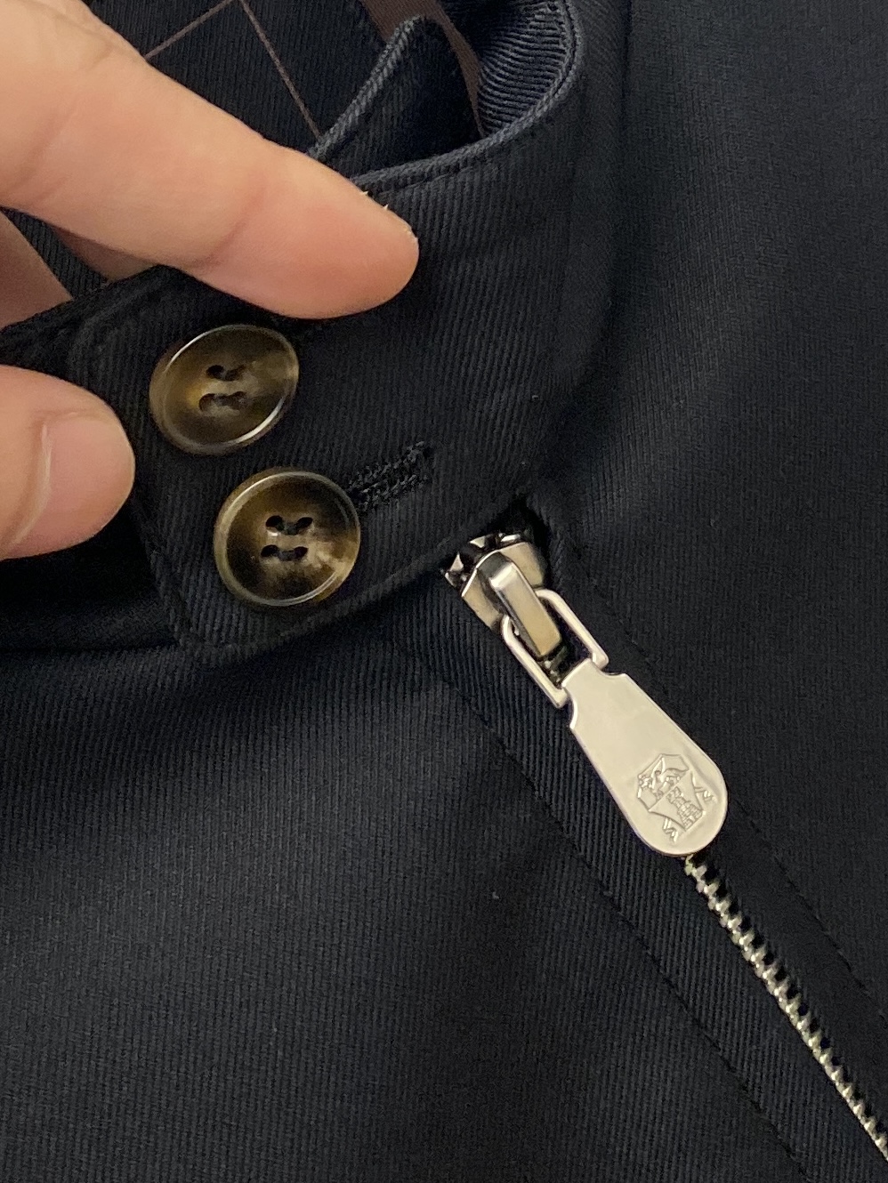 Brunello Cucinelli、2026新品夹克外套，时尚帅气，简约百搭款，胸前精致刺绣图案log