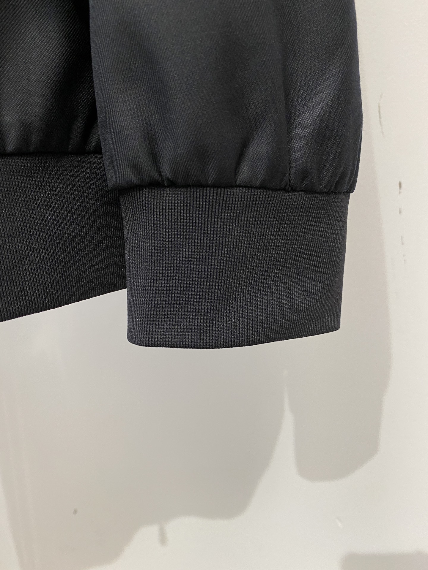 Brunello Cucinelli、2026新品夹克外套，时尚帅气，简约百搭款，胸前精致刺绣图案log