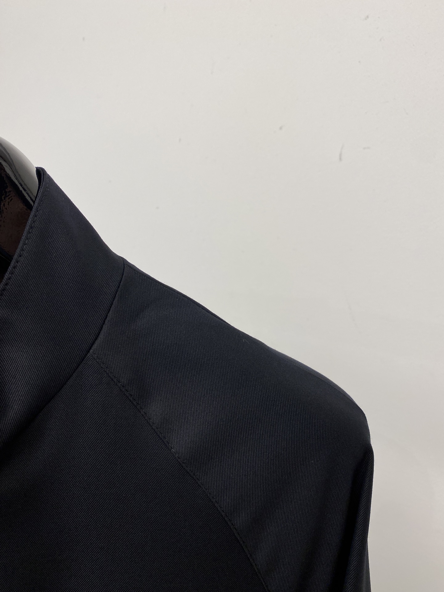 Brunello Cucinelli、2026新品夹克外套，时尚帅气，简约百搭款，胸前精致刺绣图案log