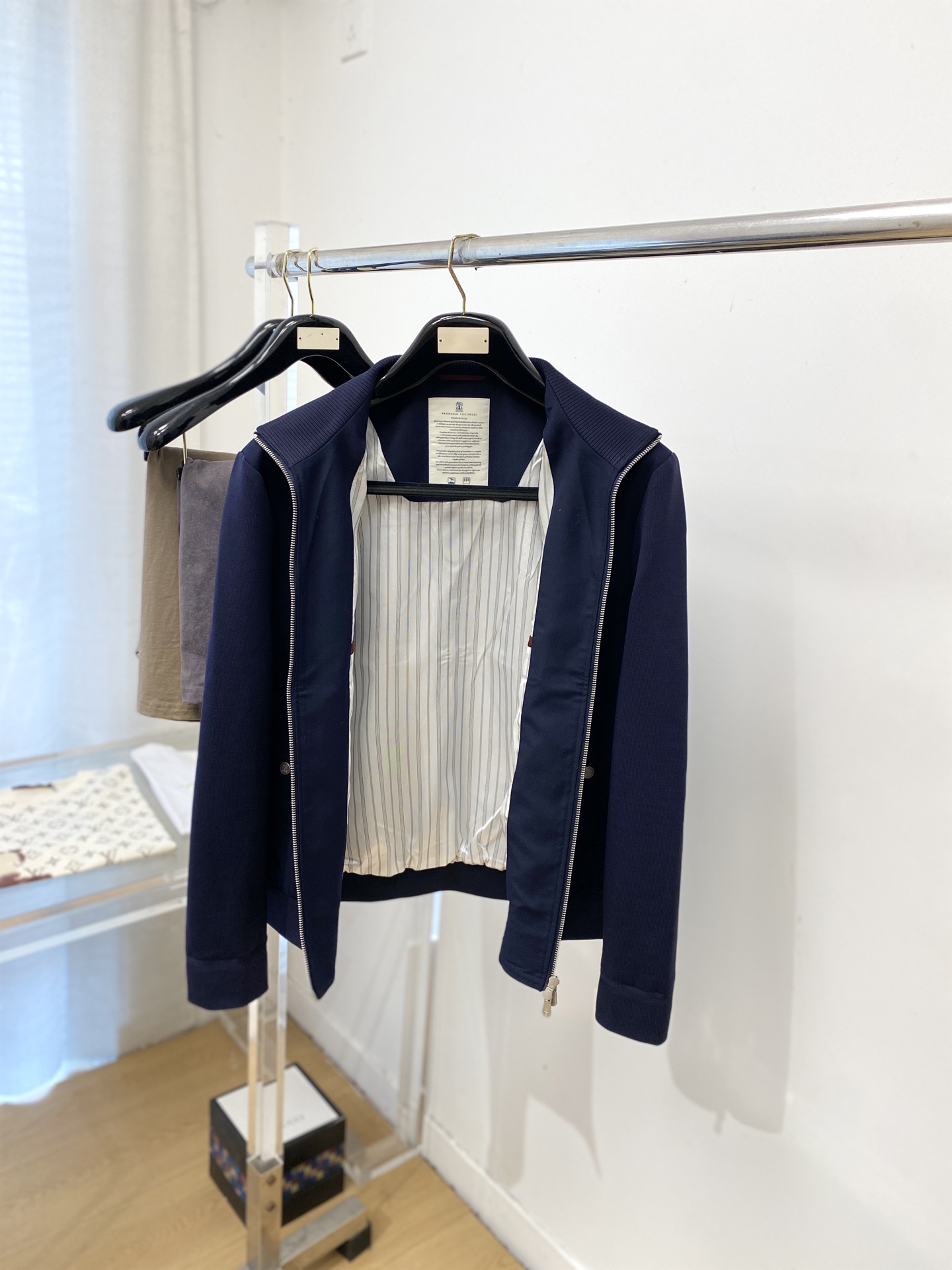 ￼ Brunello Cucinelli、2026新品夹克外套，时尚帅气，简约百搭款，胸前精致刺绣图案l