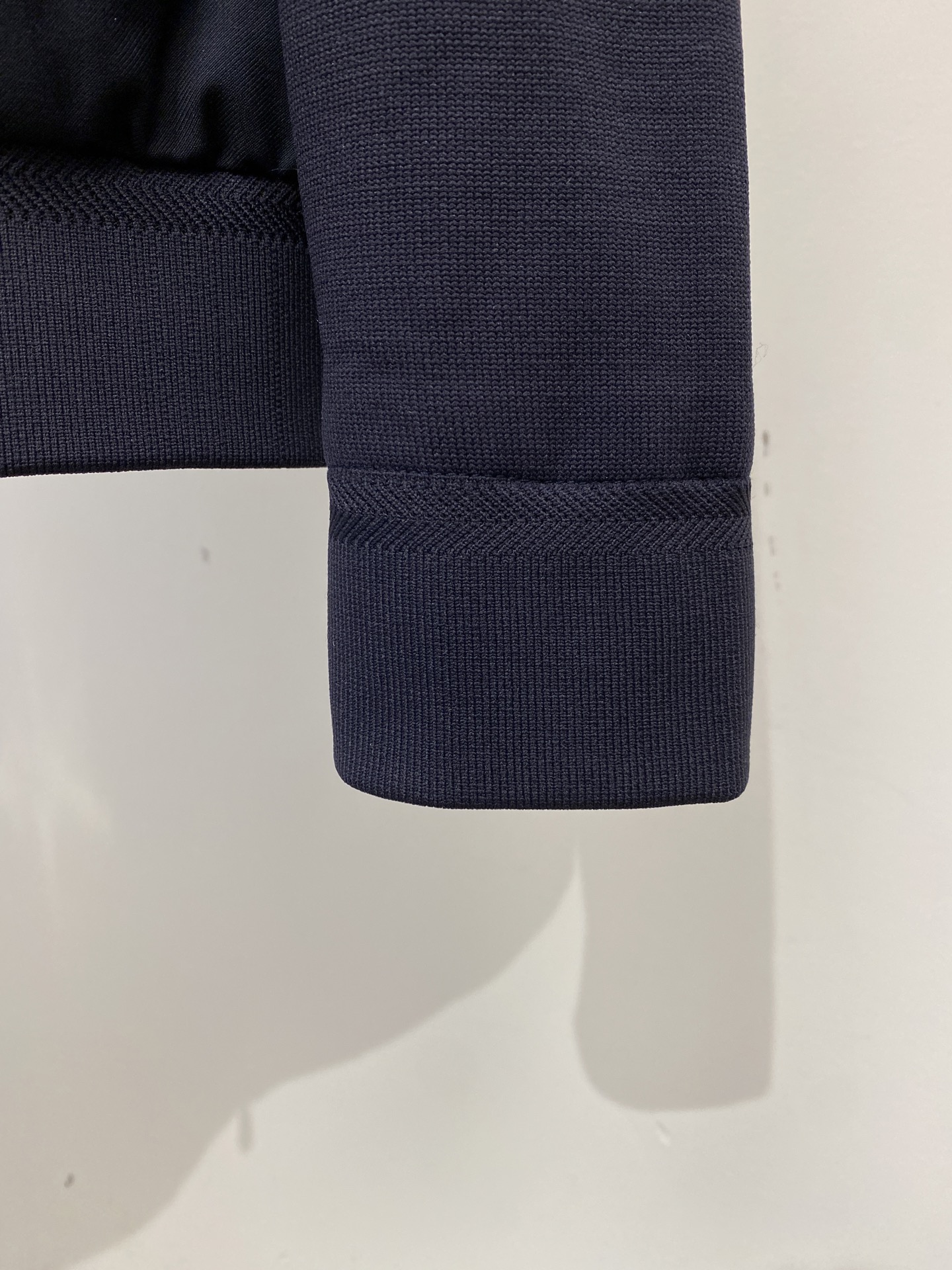 ￼ Brunello Cucinelli、2026新品夹克外套，时尚帅气，简约百搭款，胸前精致刺绣图案l