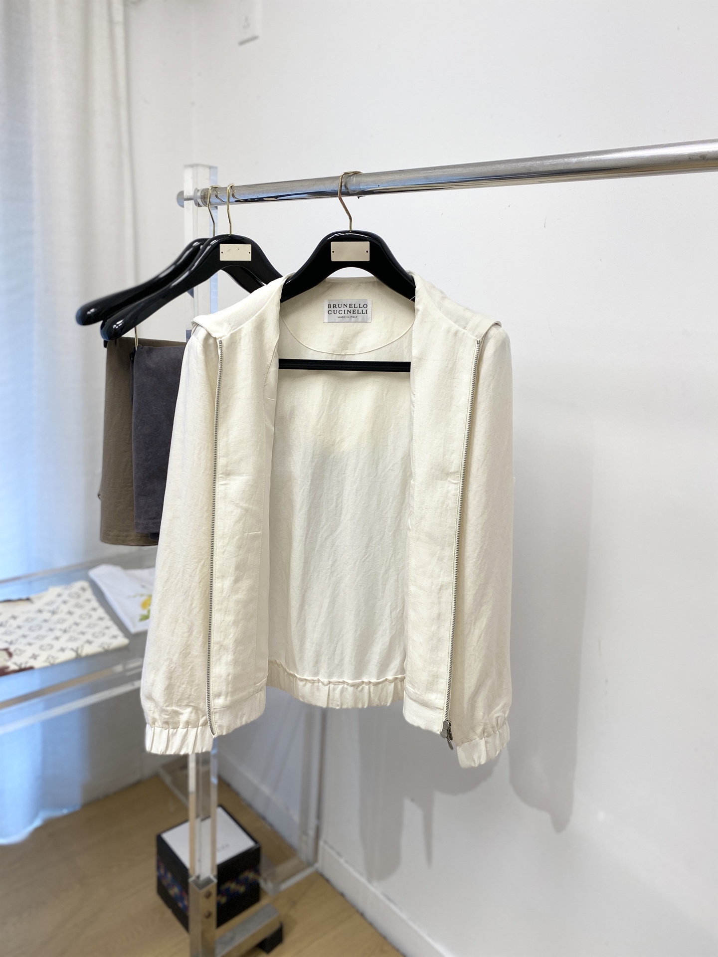 Brunello Cucinelli、2026新品夹克外套，时尚帅气，简约百搭款，胸前精致刺绣图案log
