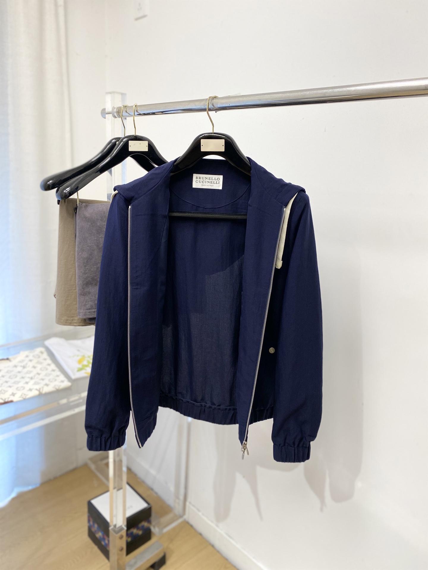 Brunello Cucinelli、2026新品夹克外套，时尚帅气，简约百搭款，胸前精致刺绣图案log