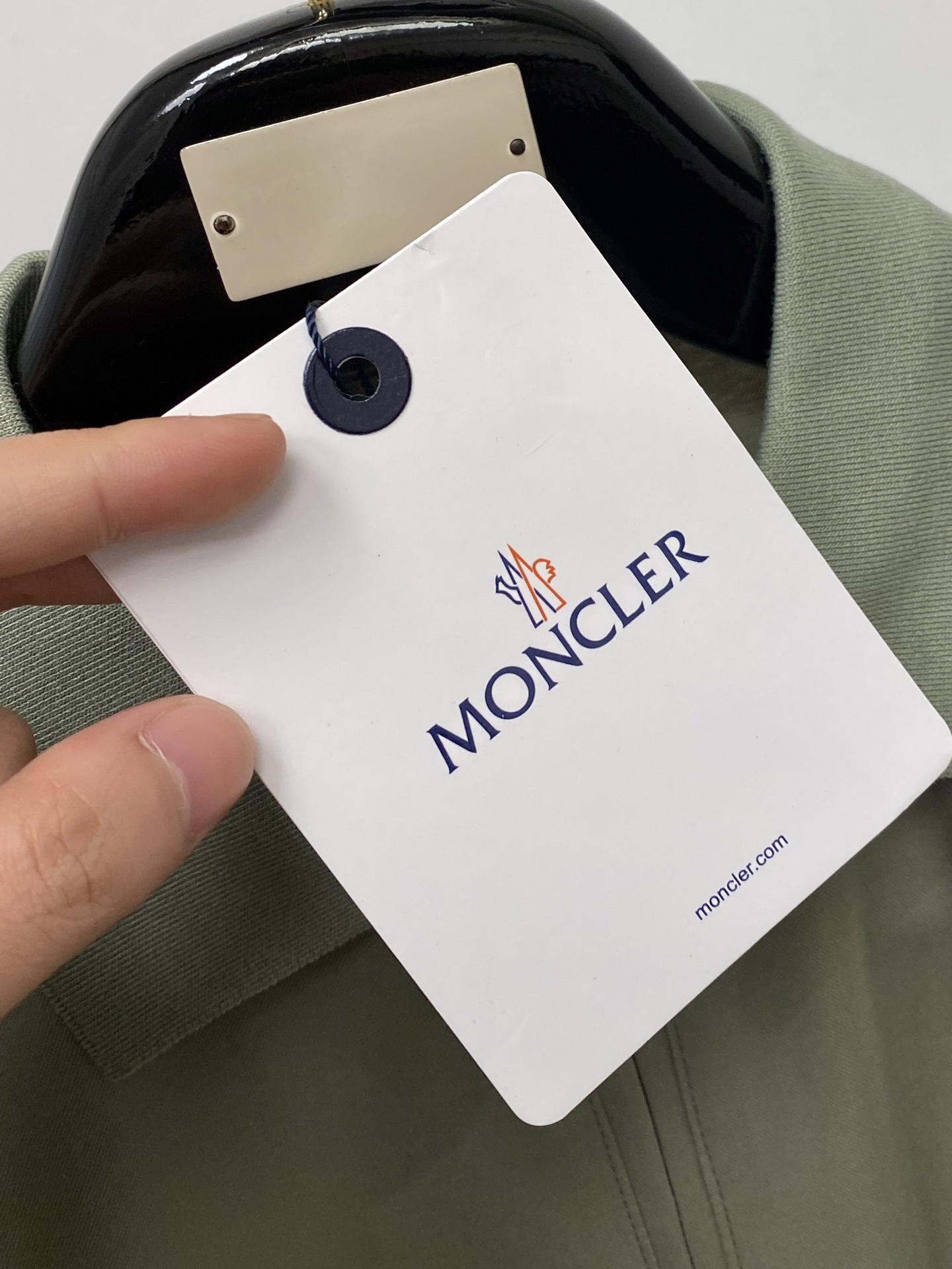 蒙口、2026新品短袖T恤，帅气时尚，胸前刺绣装饰图案logo，简约百搭款。面料棉 不仅挺括，保持潮流的