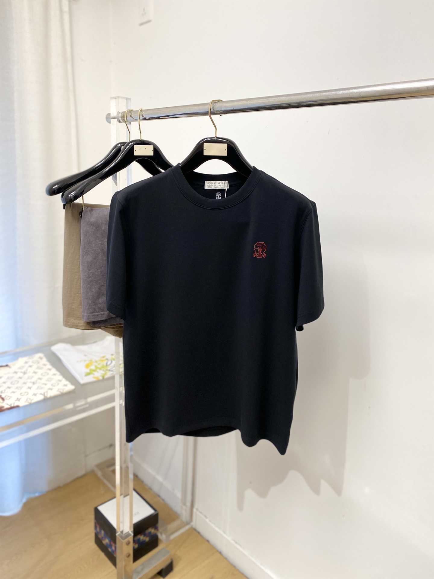 Brunello Cucinelli、2026新品短袖T恤，帅气时尚，胸前精致刺绣图案logo，简约百搭