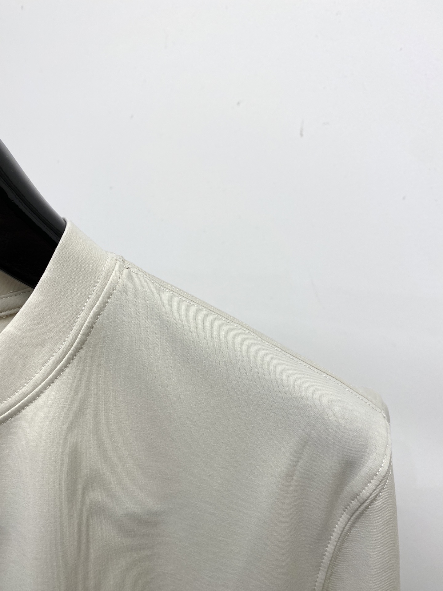 Brunello Cucinelli、2026新品短袖T恤，帅气时尚，胸前精致刺绣图案logo，简约百搭