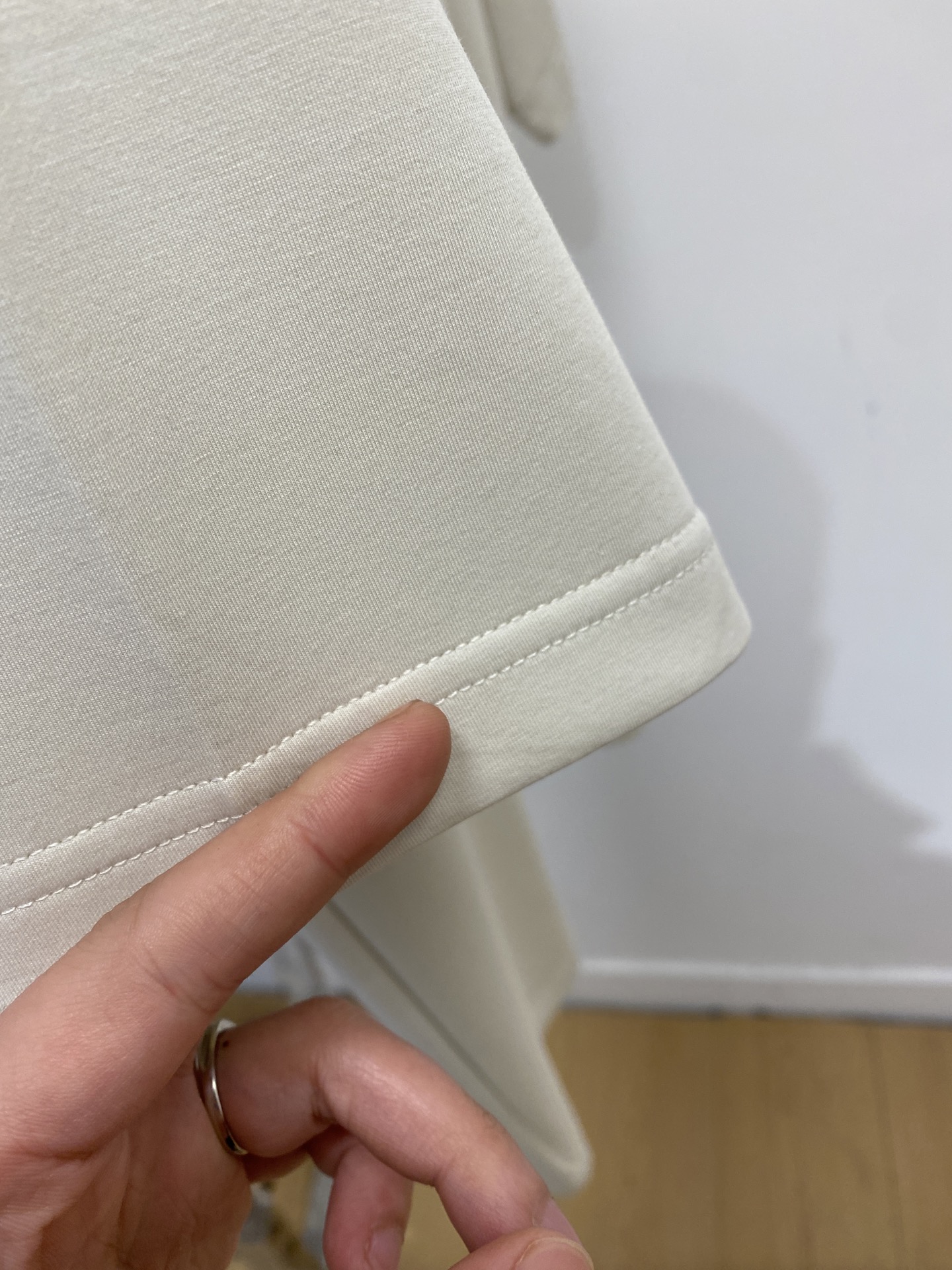 Brunello Cucinelli、2026新品短袖T恤，帅气时尚，胸前精致刺绣图案logo，简约百搭