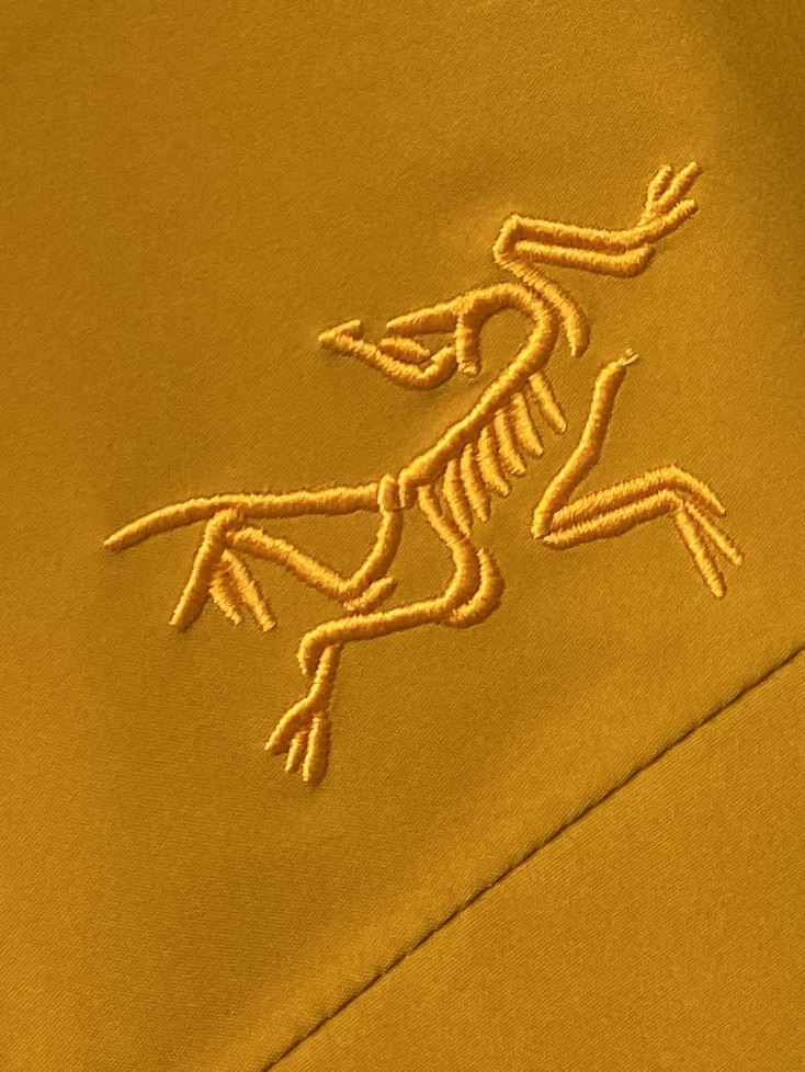 始祖鸟、2026新品夹克外套，时尚帅气，简约百搭款，胸前精致刺绣图案logo，定制原版面料，不仅挺括，保