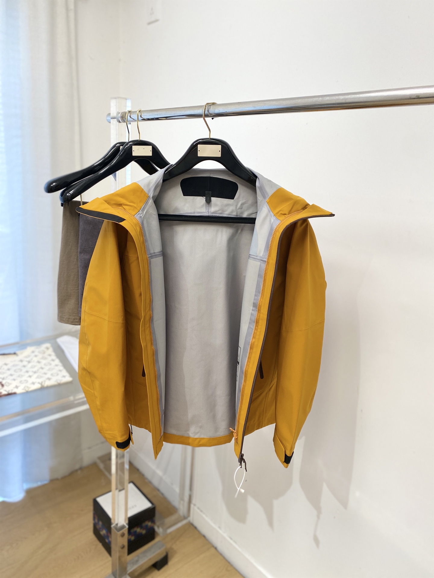 始祖鸟、2026新品夹克外套，时尚帅气，简约百搭款，胸前精致刺绣图案logo，定制原版面料，不仅挺括，保