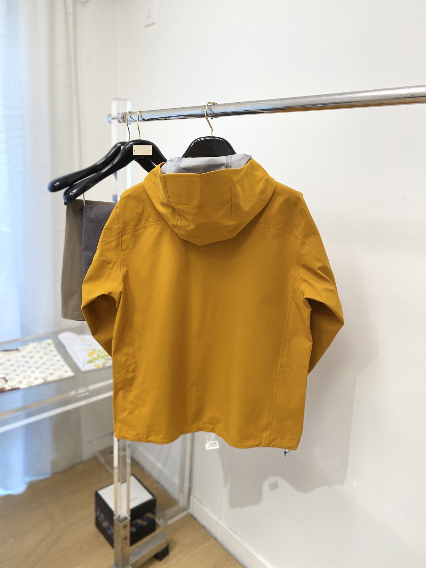 始祖鸟、2026新品夹克外套，时尚帅气，简约百搭款，胸前精致刺绣图案logo，定制原版面料，不仅挺括，保