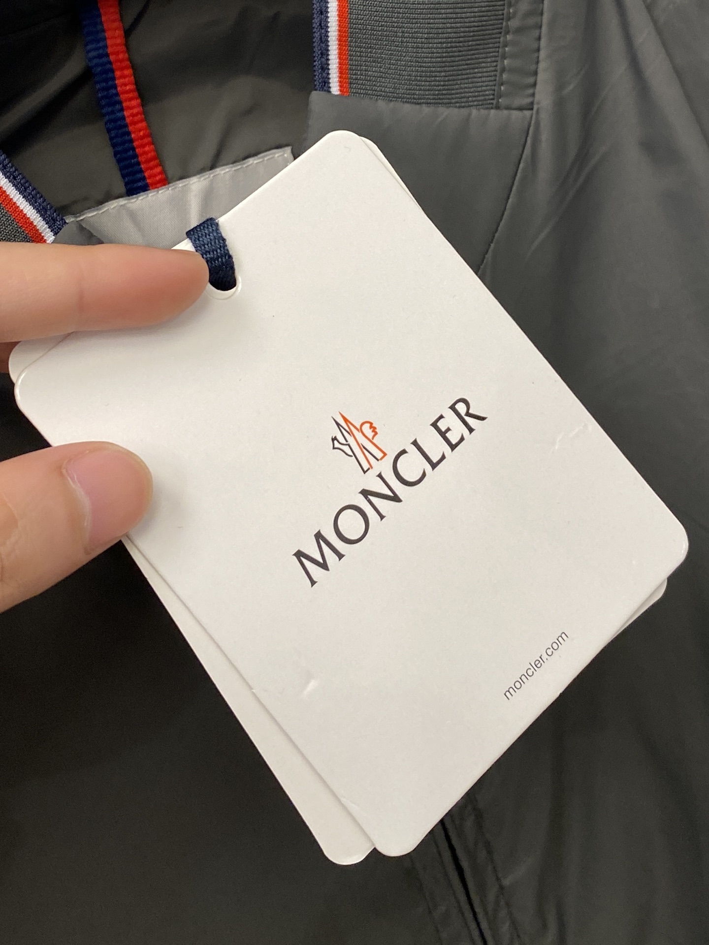 蒙口、2026新品夹克外套，时尚帅气，简约百搭款，袖口刺绣装饰图案logo，定制原版面料，不仅挺括，保持