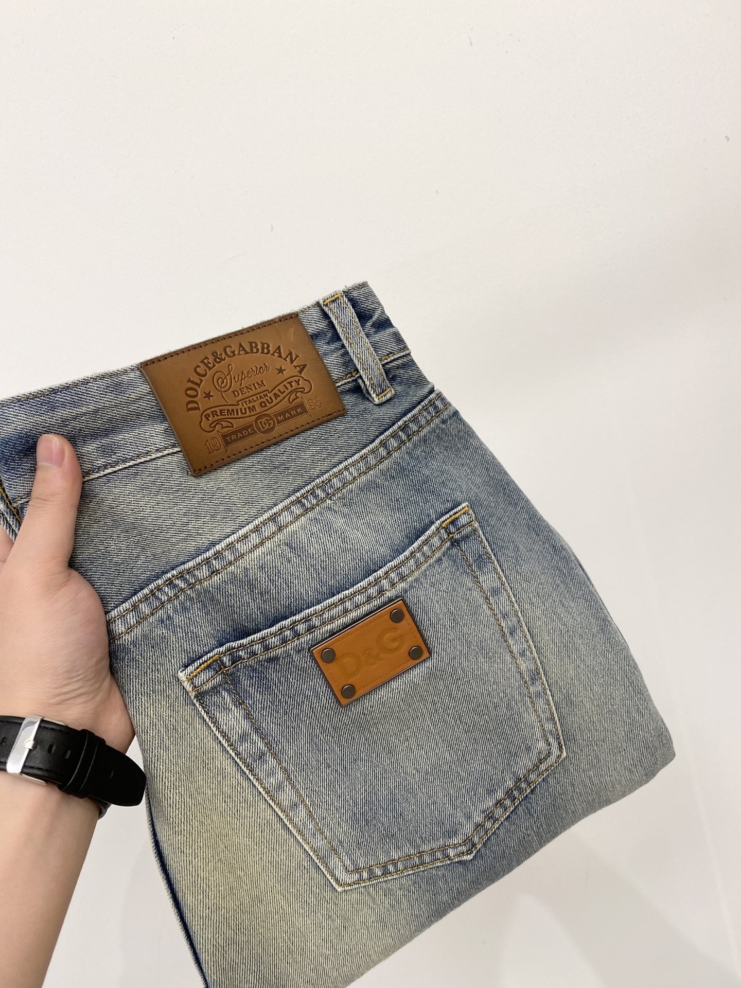 DG、2026最新品，专柜同步有售，原单狠货，水洗休闲牛仔裤，进口原版水洗弹力面料，舒适有弹性，原版五金