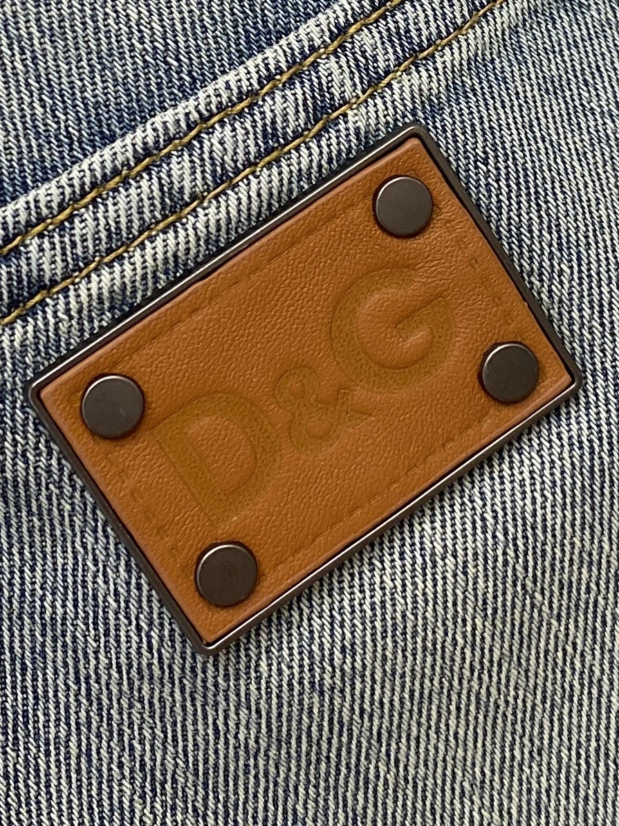 DG、2026最新品，专柜同步有售，原单狠货，水洗休闲牛仔裤，进口原版水洗弹力面料，舒适有弹性，原版五金