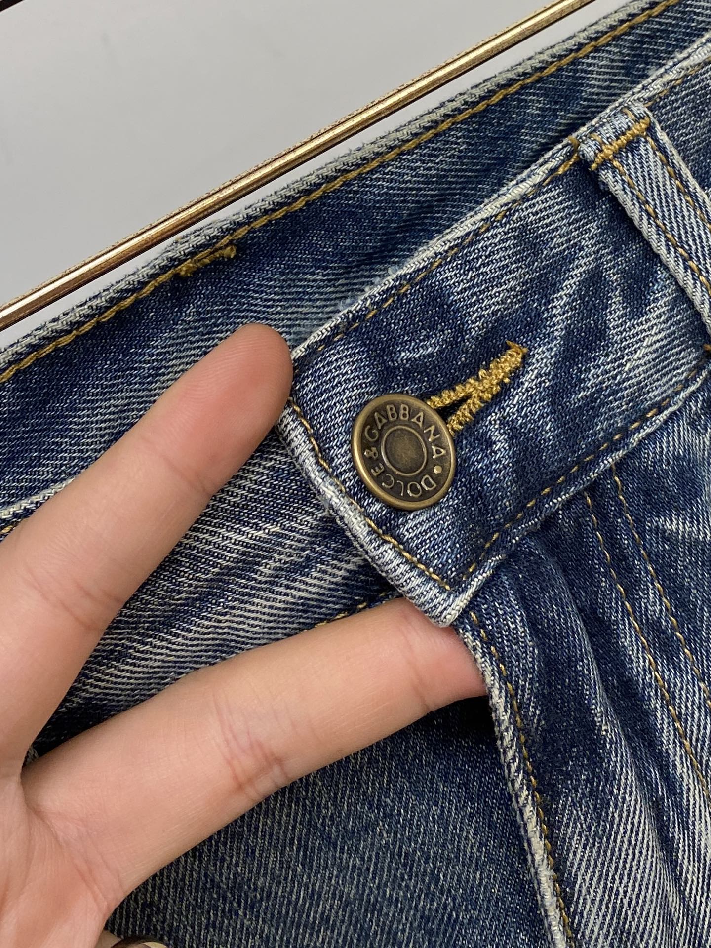 DG、2026最新品，专柜同步有售，原单狠货，水洗休闲牛仔裤，进口原版水洗弹力面料，舒适有弹性，原版五金