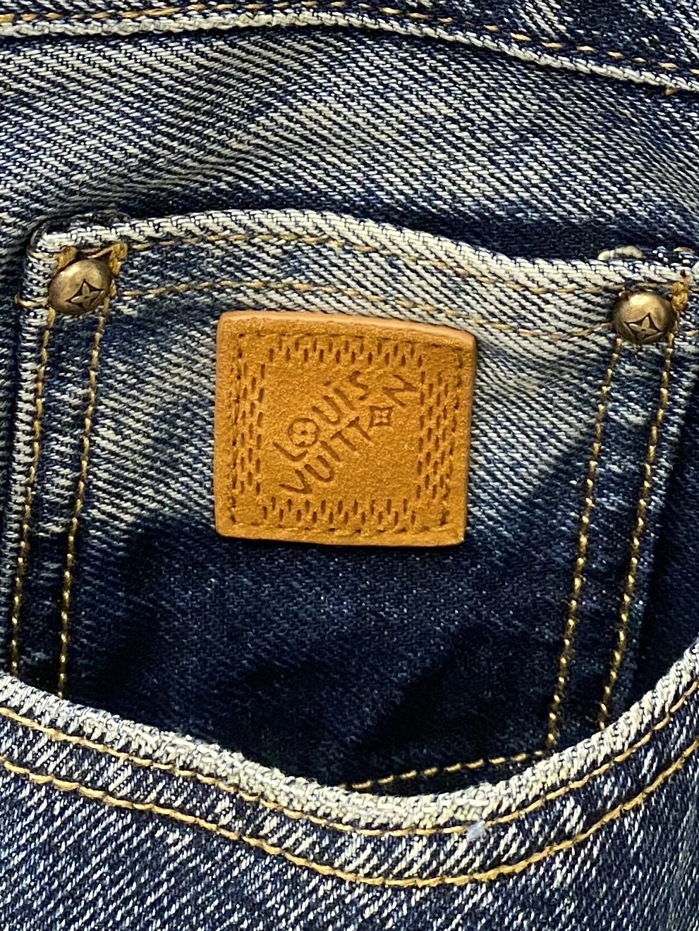 LV、2026最新品，专柜同步有售，原单狠货，水洗休闲牛仔裤，进口原版水洗弹力面料，舒适有弹性，原版五金