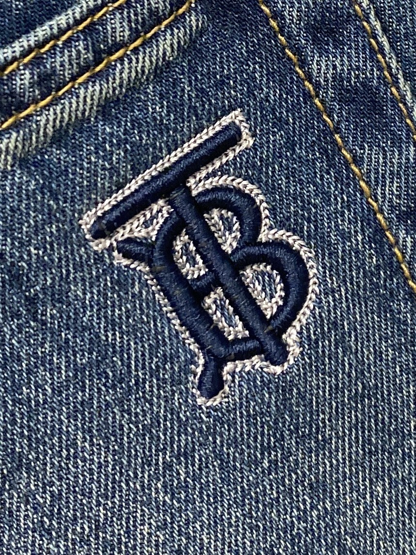 巴宝莉、2026最新品，专柜同步有售，原单狠货，水洗休闲牛仔裤，进口原版水洗弹力面料，舒适有弹性，原版五