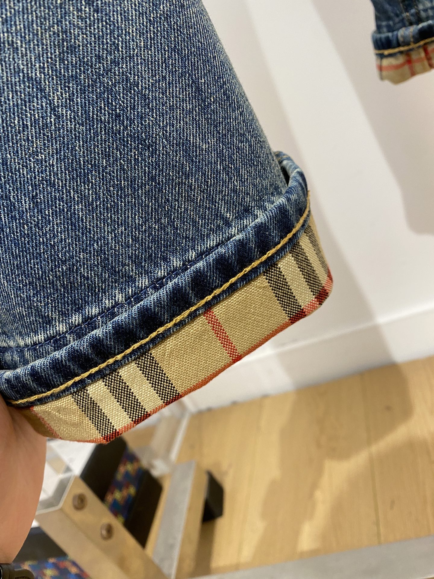 巴宝莉、2026最新品，专柜同步有售，原单狠货，水洗休闲牛仔裤，进口原版水洗弹力面料，舒适有弹性，原版五