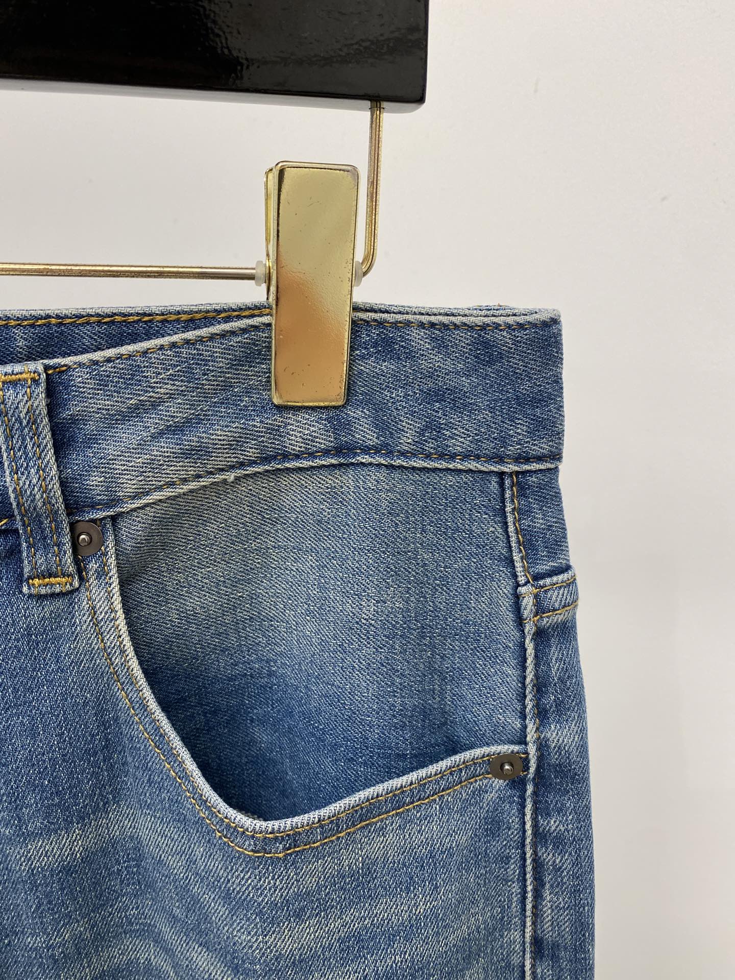 巴宝莉、2026最新品，专柜同步有售，原单狠货，水洗休闲牛仔裤，进口原版水洗弹力面料，舒适有弹性，原版五