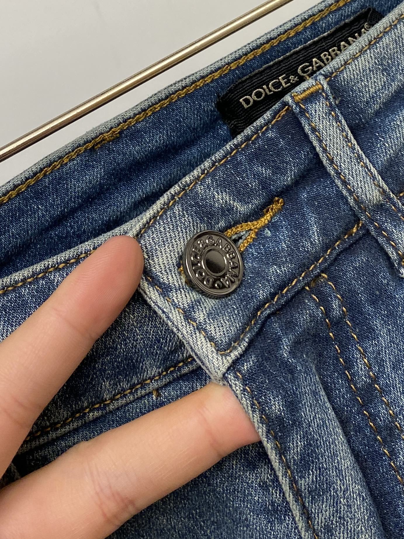 DG、2026最新品，专柜同步有售，原单狠货，水洗休闲牛仔裤，进口原版水洗弹力面料，舒适有弹性，原版五金