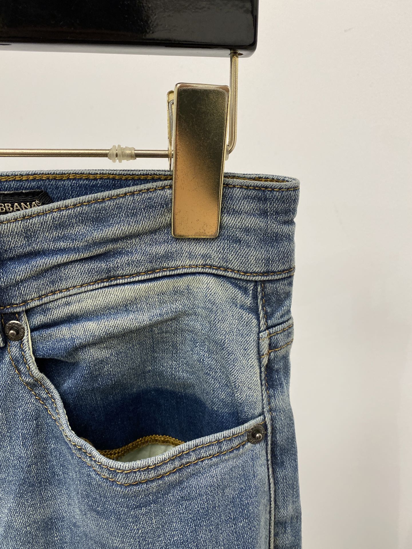 DG、2026最新品，专柜同步有售，原单狠货，水洗休闲牛仔裤，进口原版水洗弹力面料，舒适有弹性，原版五金