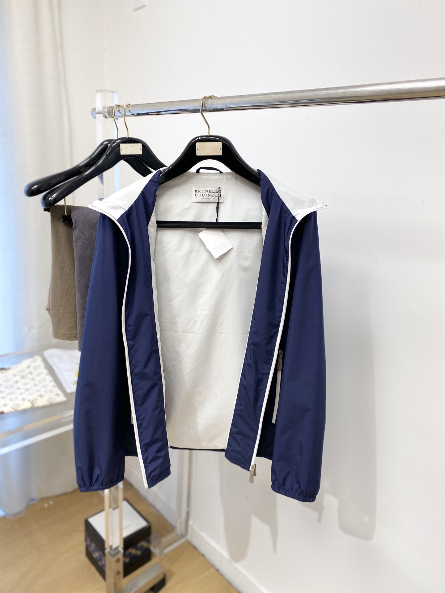 ￼ Brunello Cucinelli、2026新品夹克外套，时尚帅气，简约百搭款，胸前精致刺绣图案l