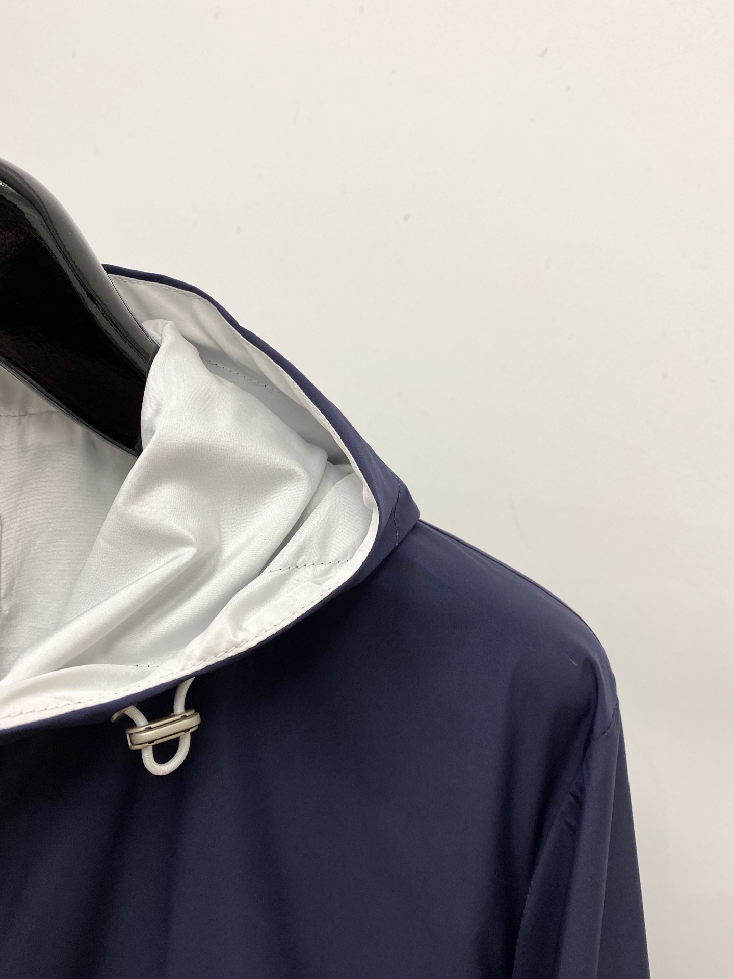 ￼ Brunello Cucinelli、2026新品夹克外套，时尚帅气，简约百搭款，胸前精致刺绣图案l