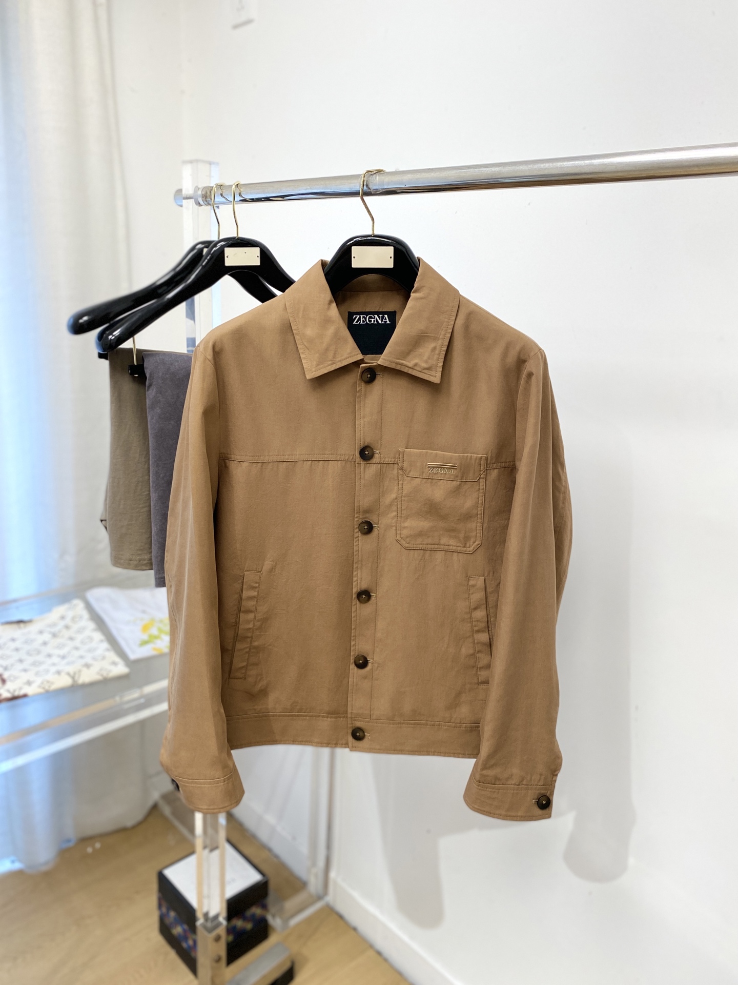 杰尼亚、2026新品夹克外套，时尚帅气，简约百搭款，胸前精致刺绣字母图案logo，定制原版面料，不仅挺括