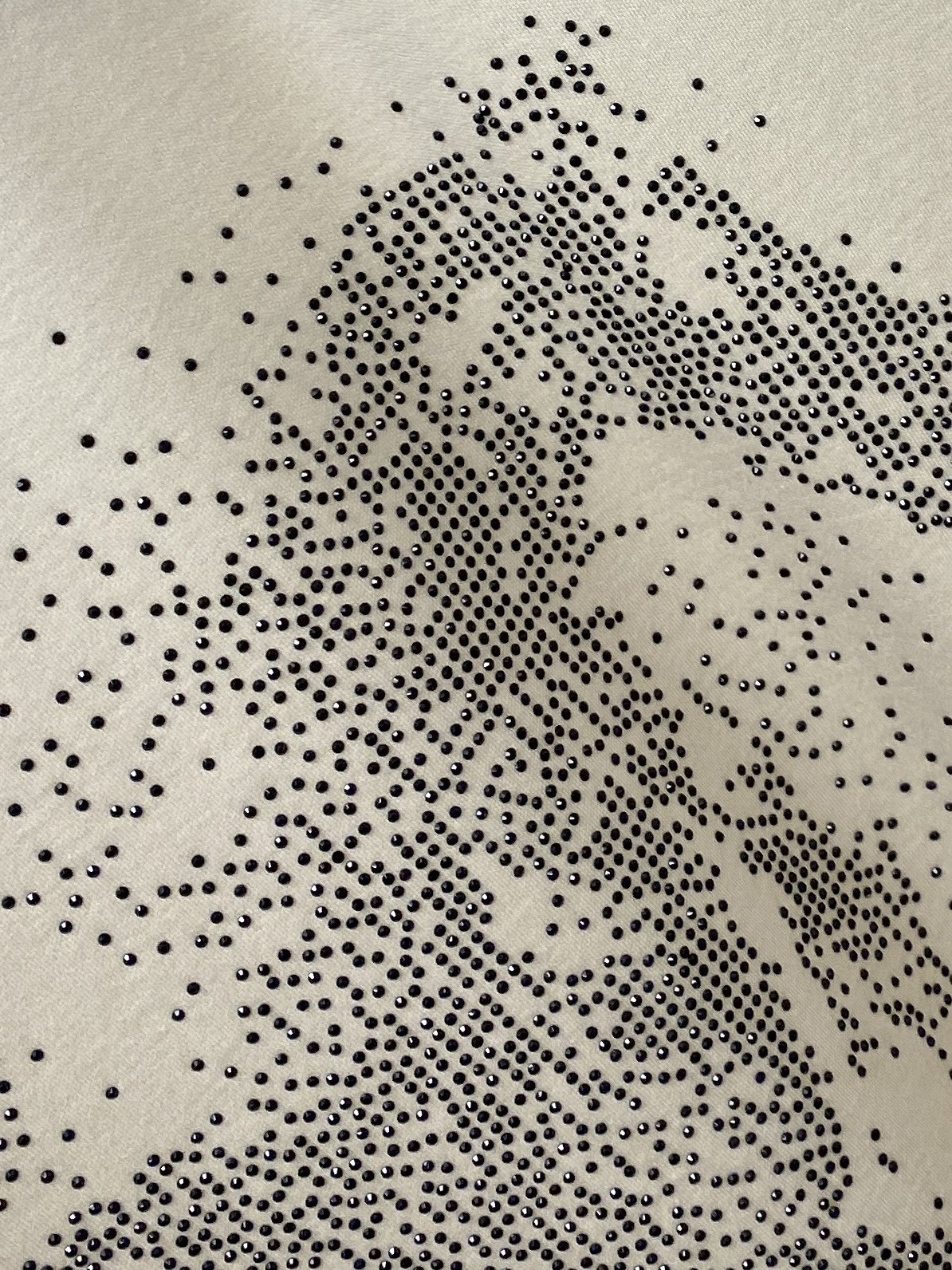 爱马仕、2026新品短袖T恤，帅气时尚，胸前顶级烫钻图案logo，简约百搭款。面料棉 不仅挺括，保持潮流