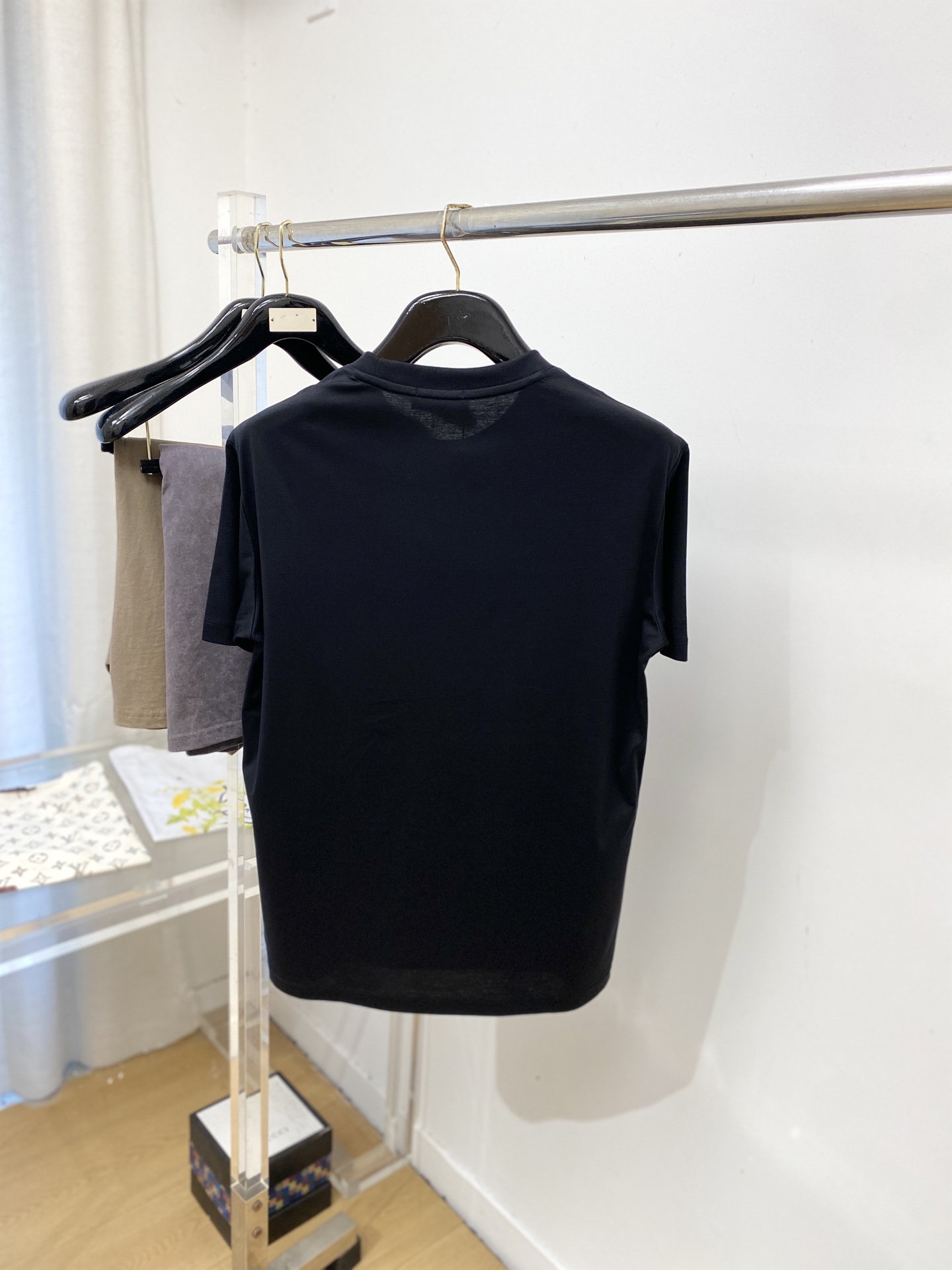 爱马仕、2026新品短袖T恤，帅气时尚，胸前顶级印花图案logo，简约百搭款。面料棉 不仅挺括，保持潮流